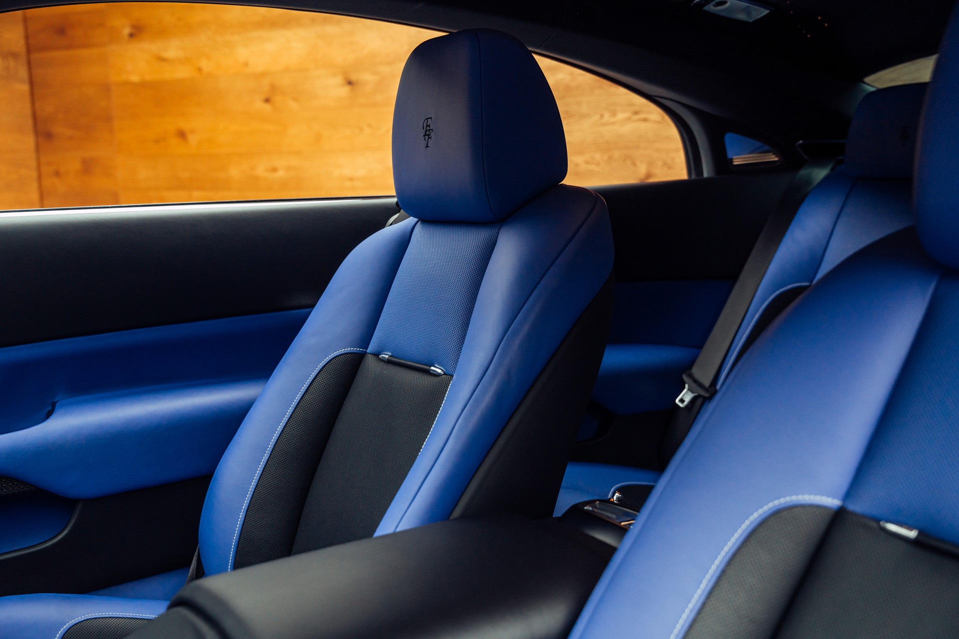 ROLLS-ROYCE Wraith Black Badge 6.6 V12 Facelift-image-8