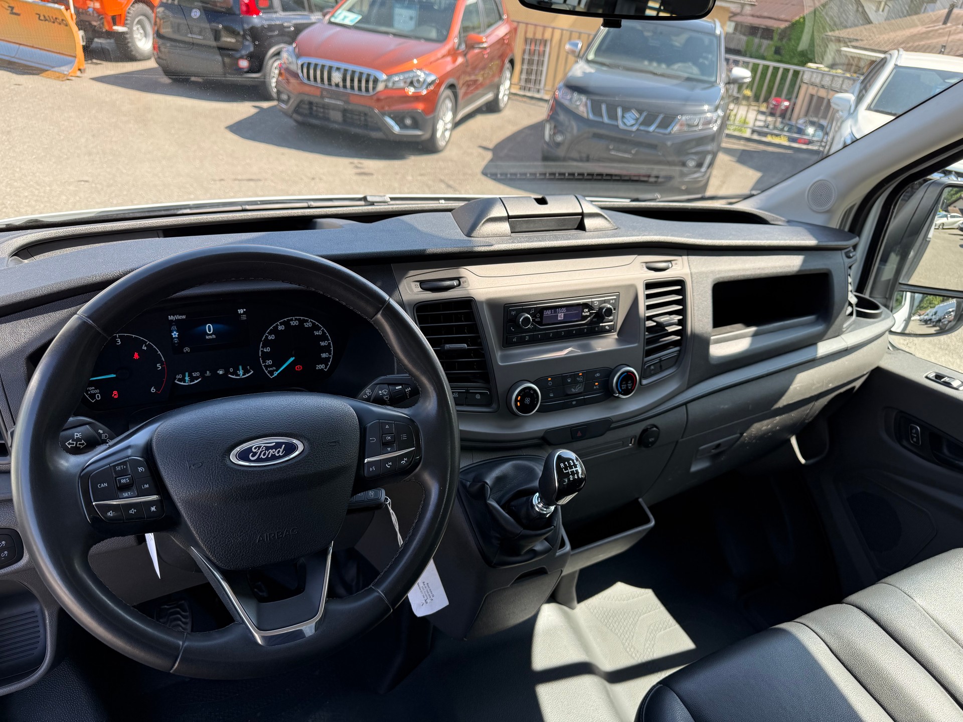 FORD Transit 350 L2 Trend 2.0 TDCi 170 FWD-image-10