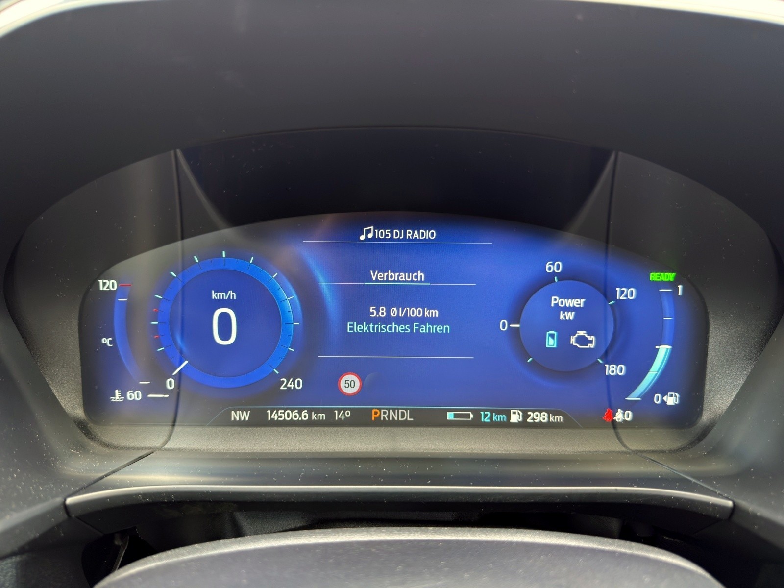 FORD Kuga 2.5 Plug-in Hybrid ST-Line X-image-9