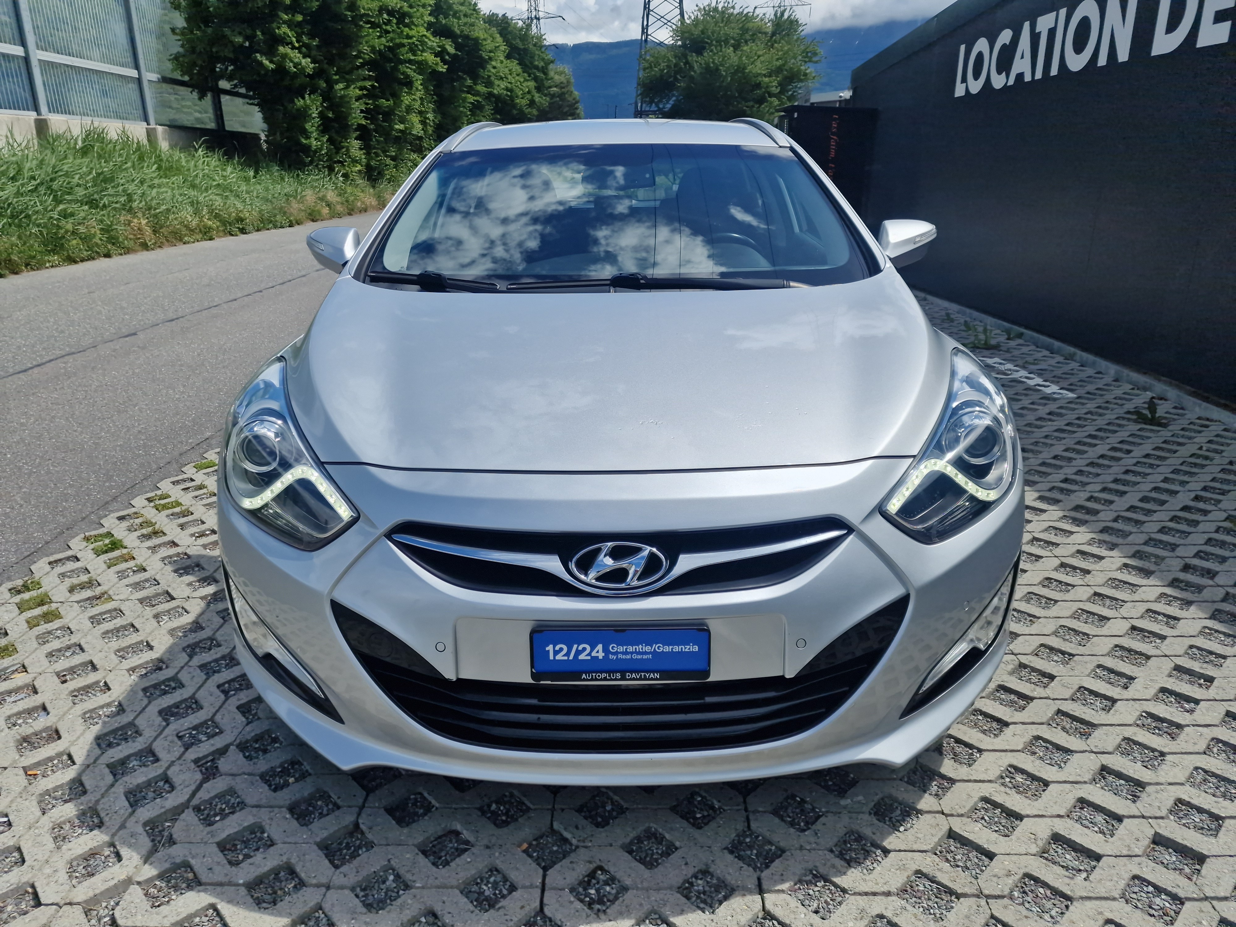 Car photo