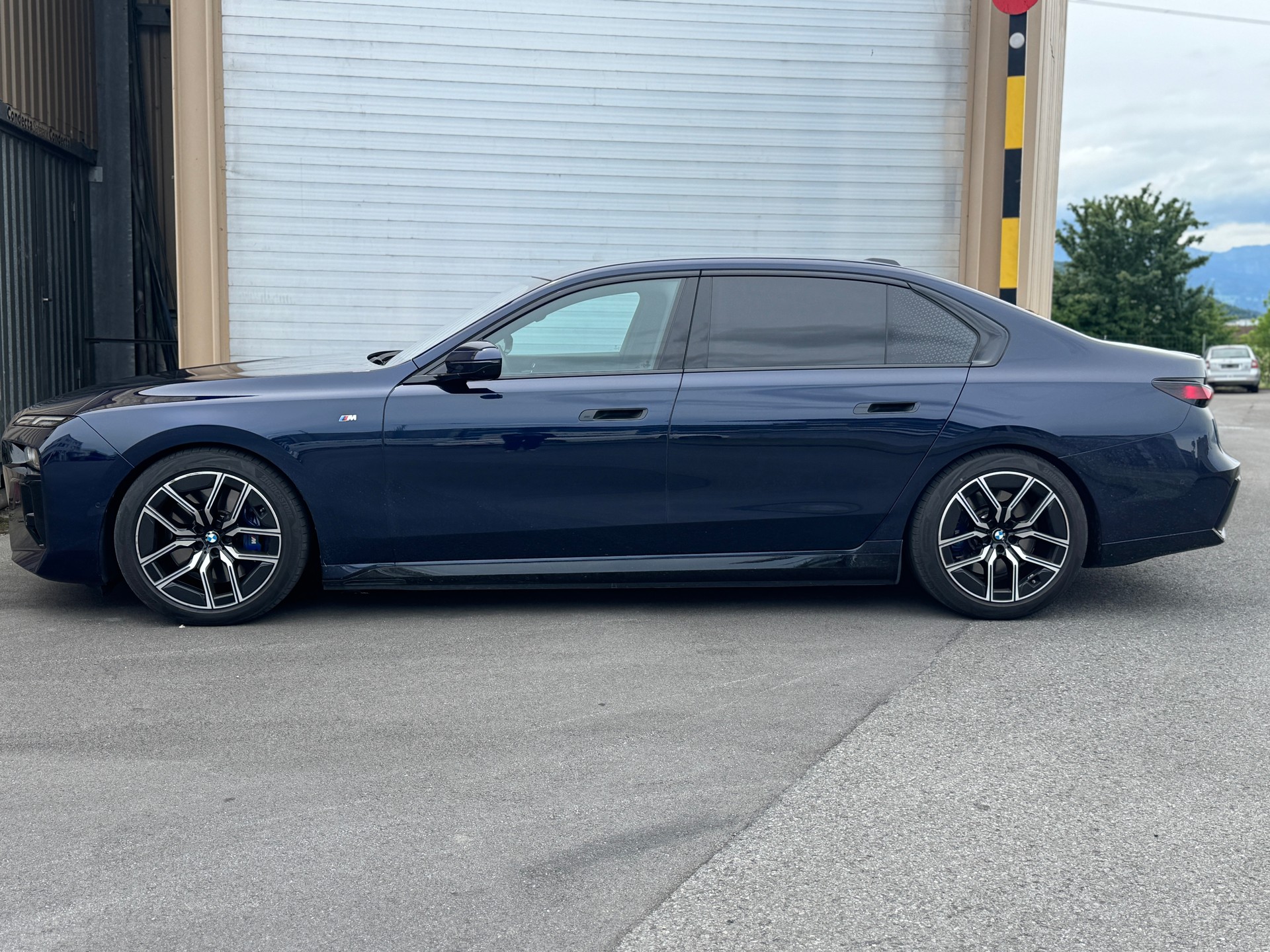 BMW i7 xDrive 60 M Sport-image-2