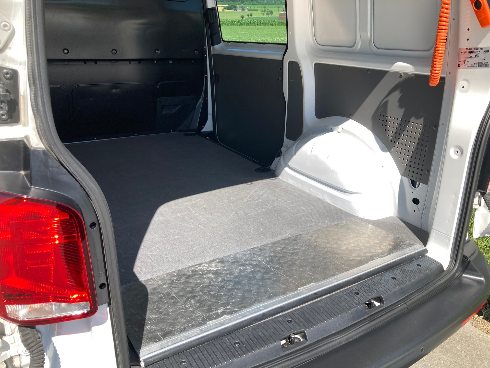 VW T6.1 2.0 TDI mit Hebebühne-image-7