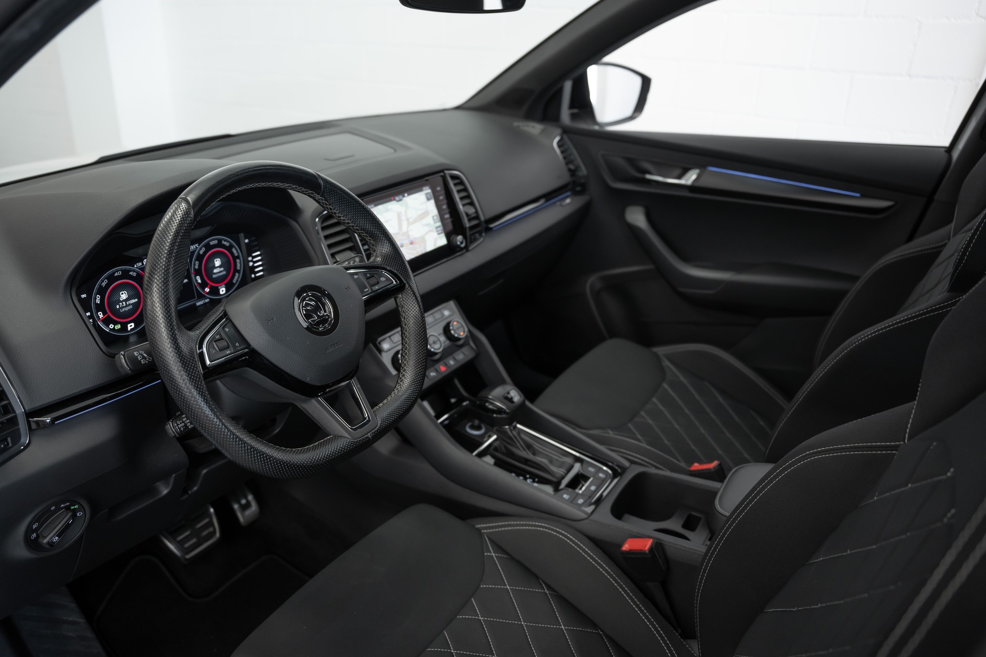SKODA Karoq 2.0 TDI SCR SportLine 4x4 DSG-image-9