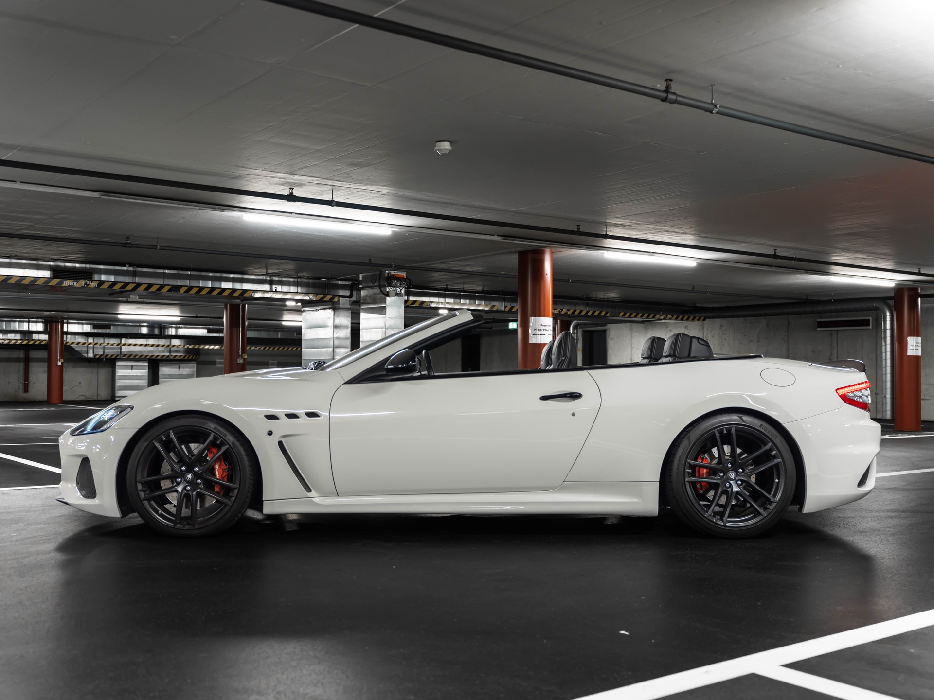 MASERATI GranCabrio MC Automatica FACELIFT-image-4