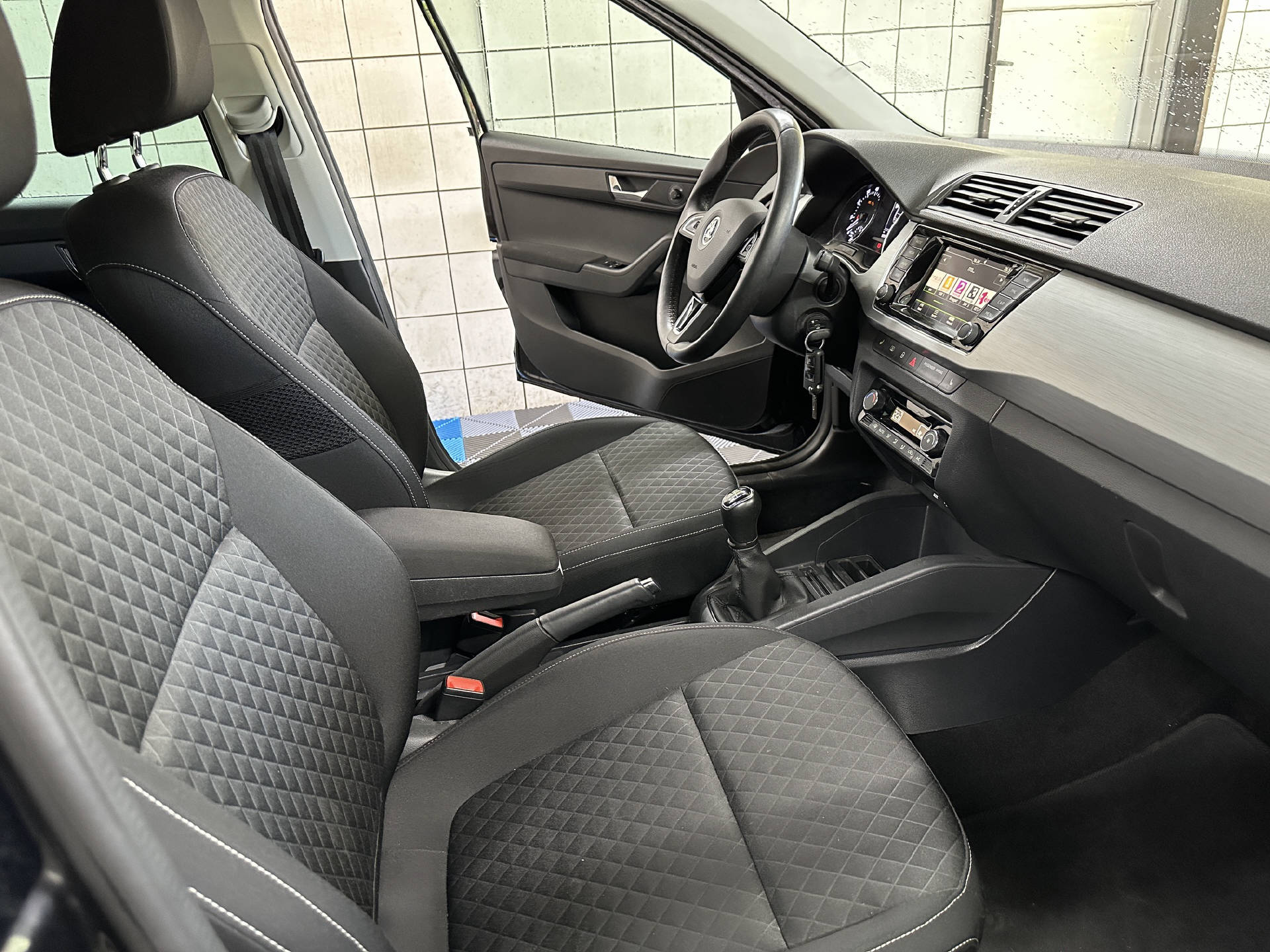 SKODA Fabia 1.2 TSI Ambition-image-14