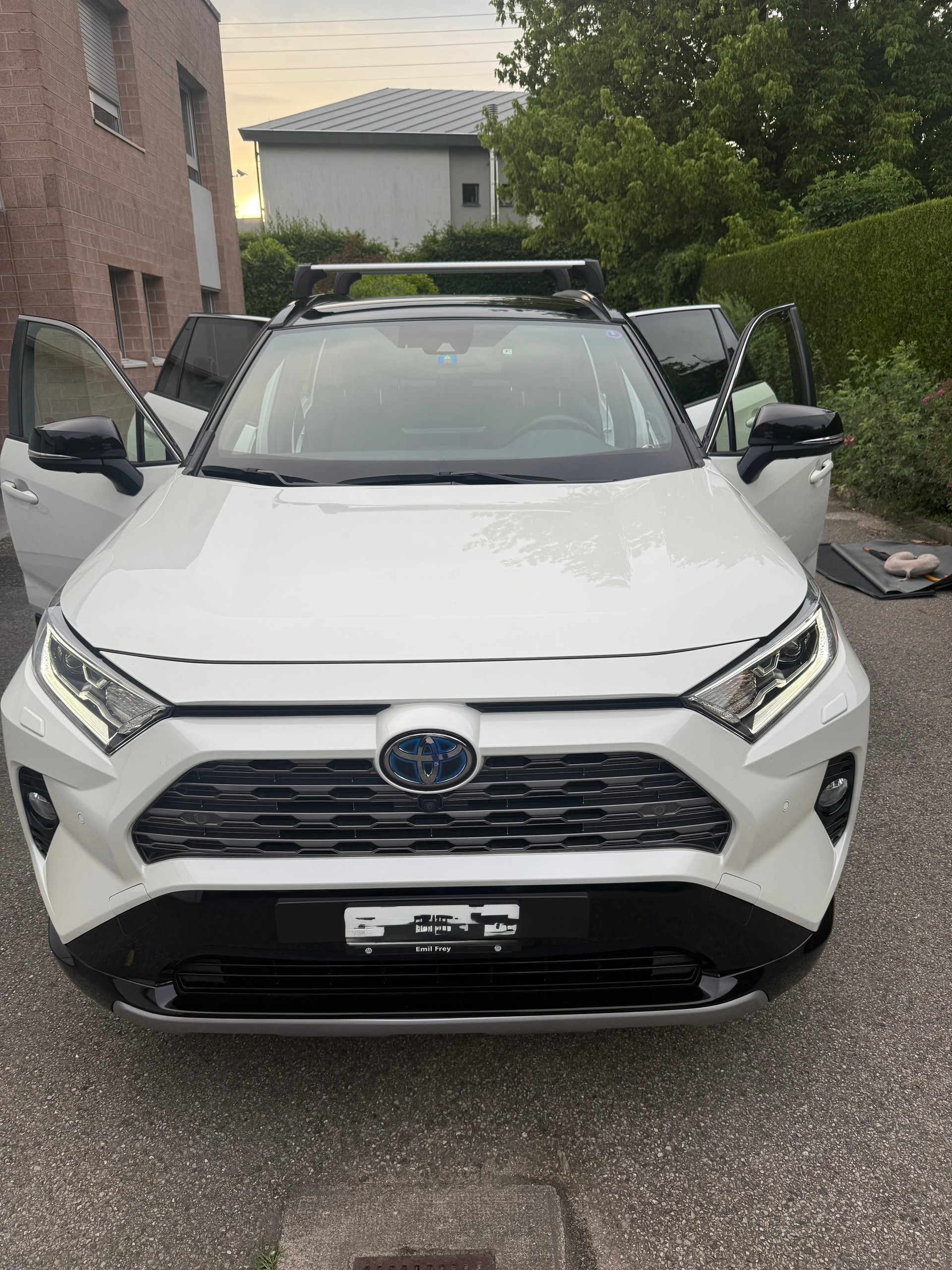 TOYOTA 2.5 HEV Style-image-1