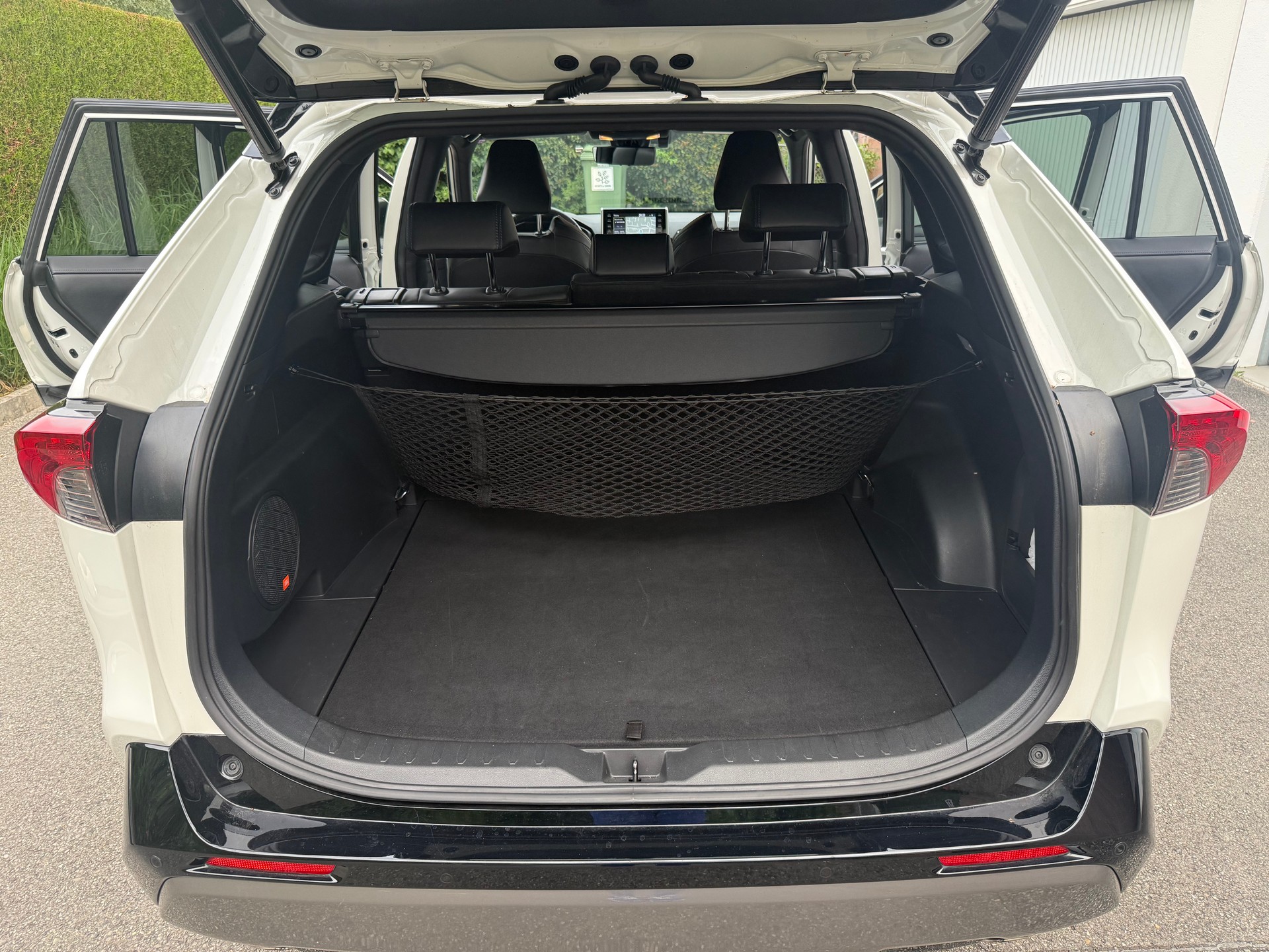 TOYOTA 2.5 HEV Style-image-4