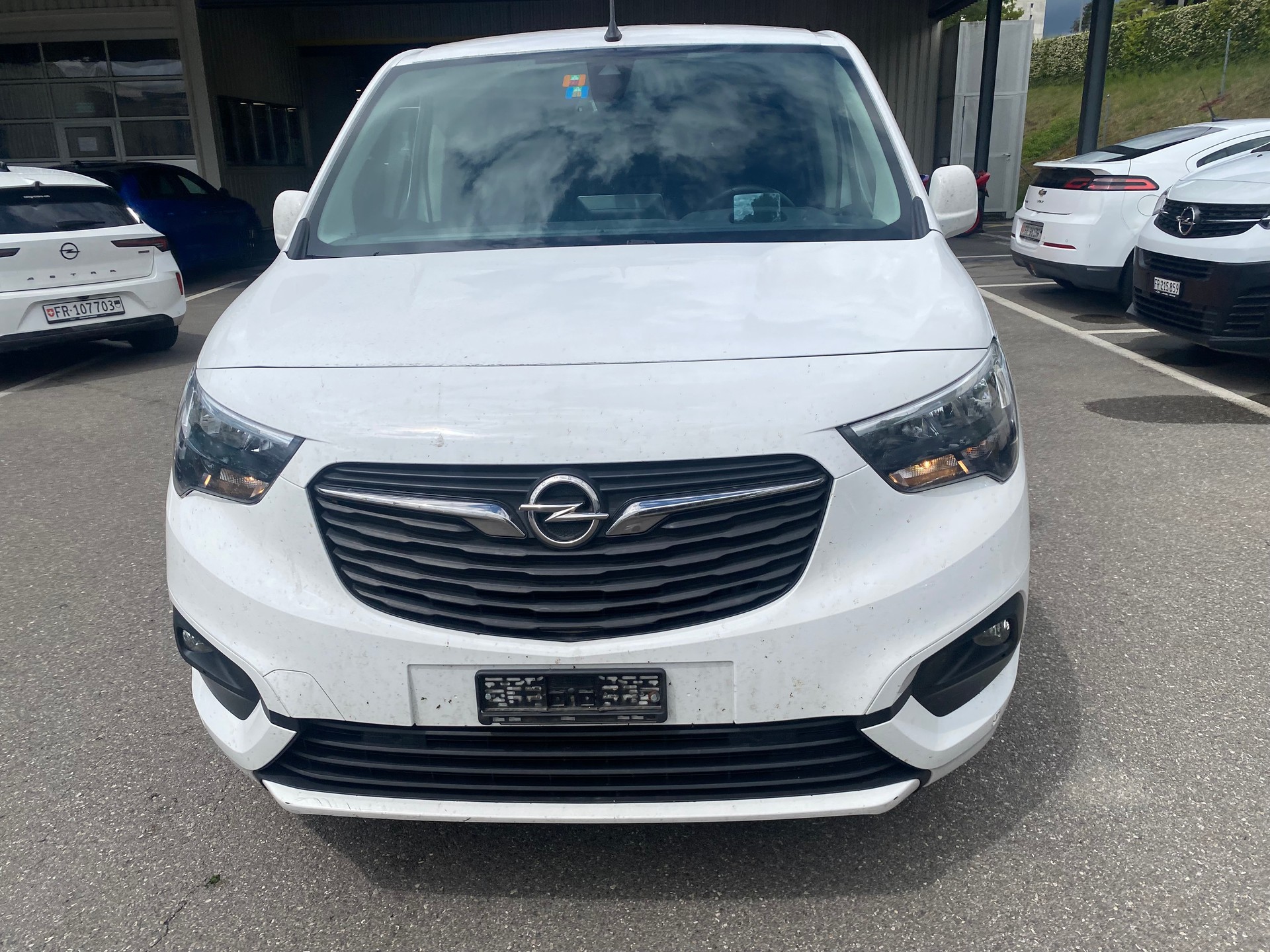 OPEL Combo Life 1.2 Essentia-image-1