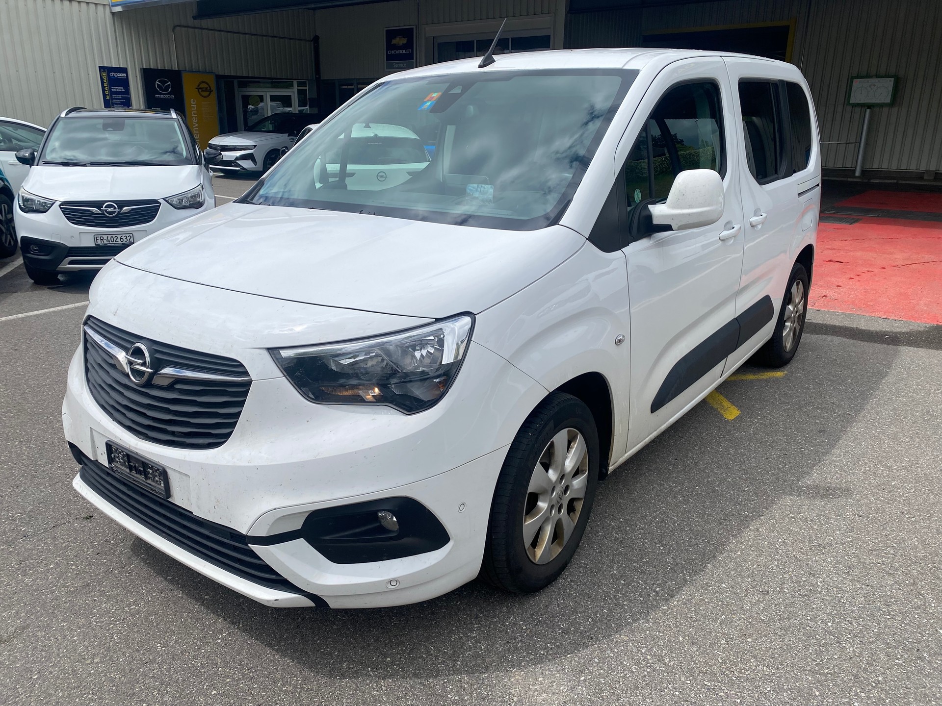 OPEL Combo Life 1.2 Essentia-image-0