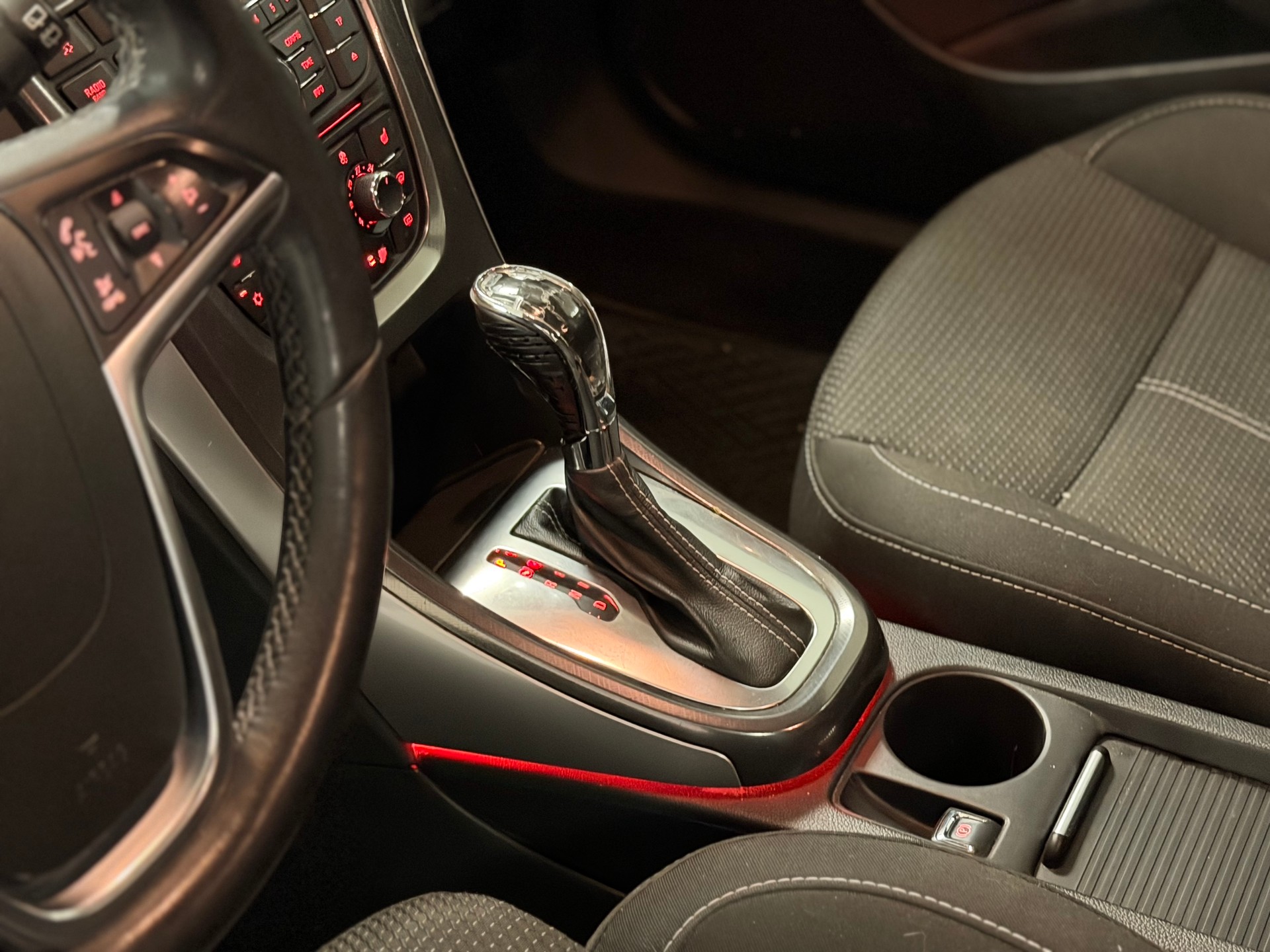 OPEL Astra 1.4i 16V Turbo Anniversary Edition Automatic-image-14