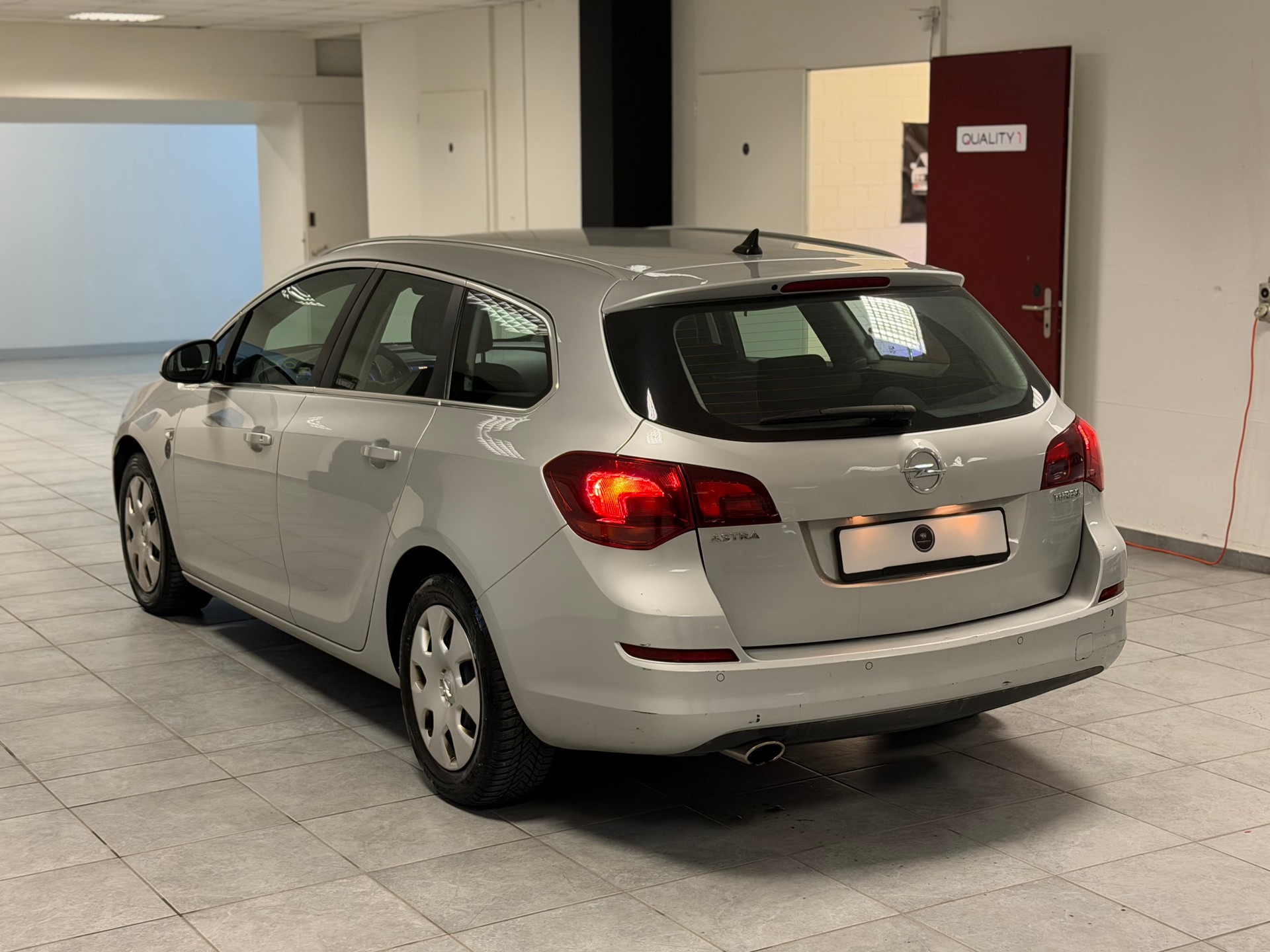 OPEL Astra 1.4i 16V Turbo Anniversary Edition Automatic-image-6