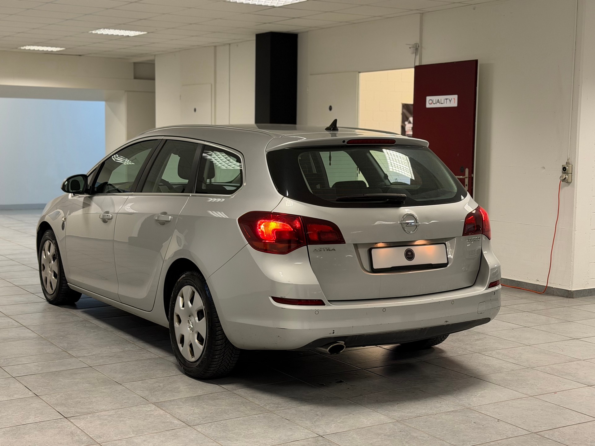 OPEL Astra 1.4i 16V Turbo Anniversary Edition Automatic-image-7