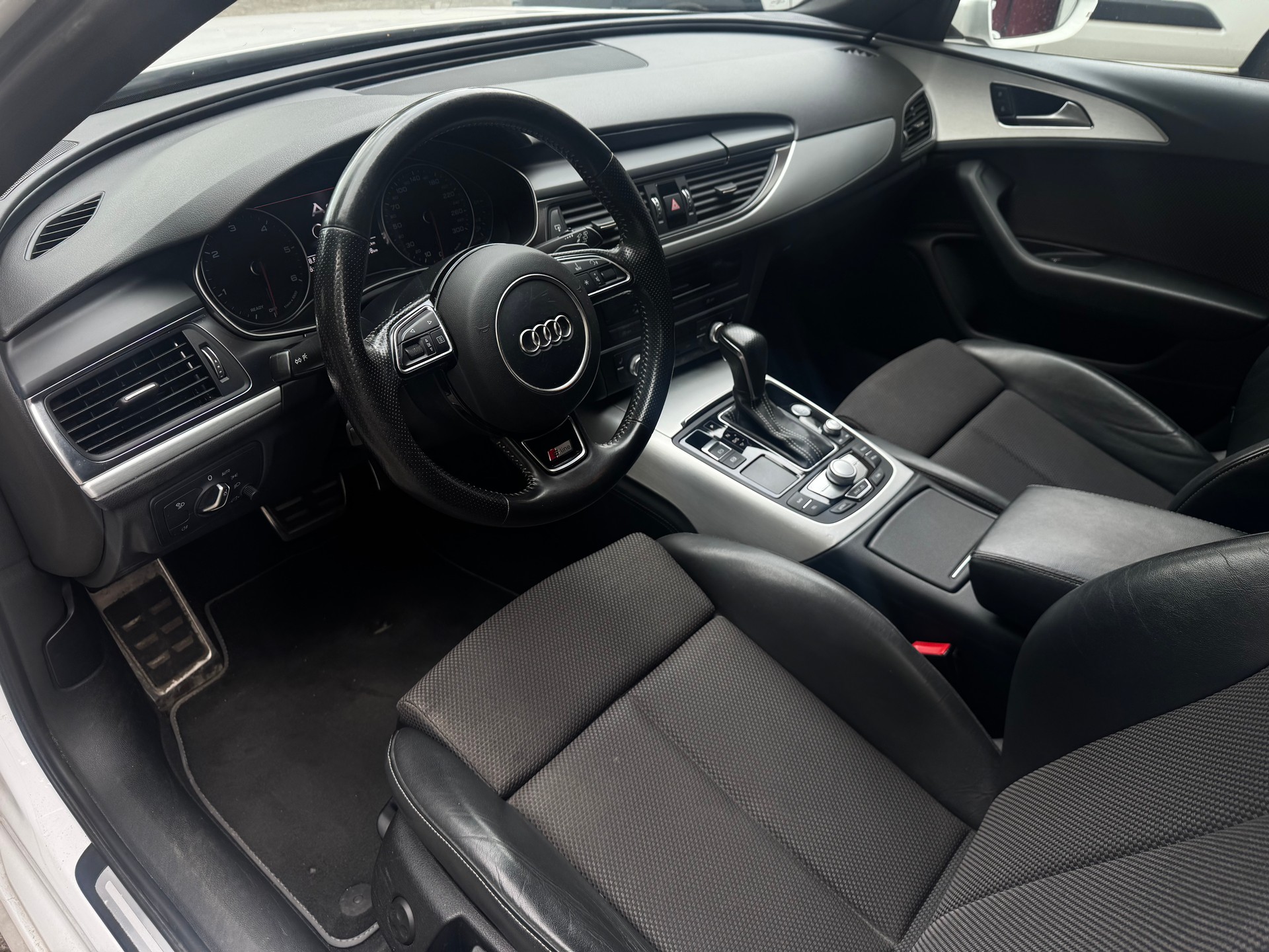 AUDI A6 Avant 2.0 TDI S-tronic S-Line-image-7