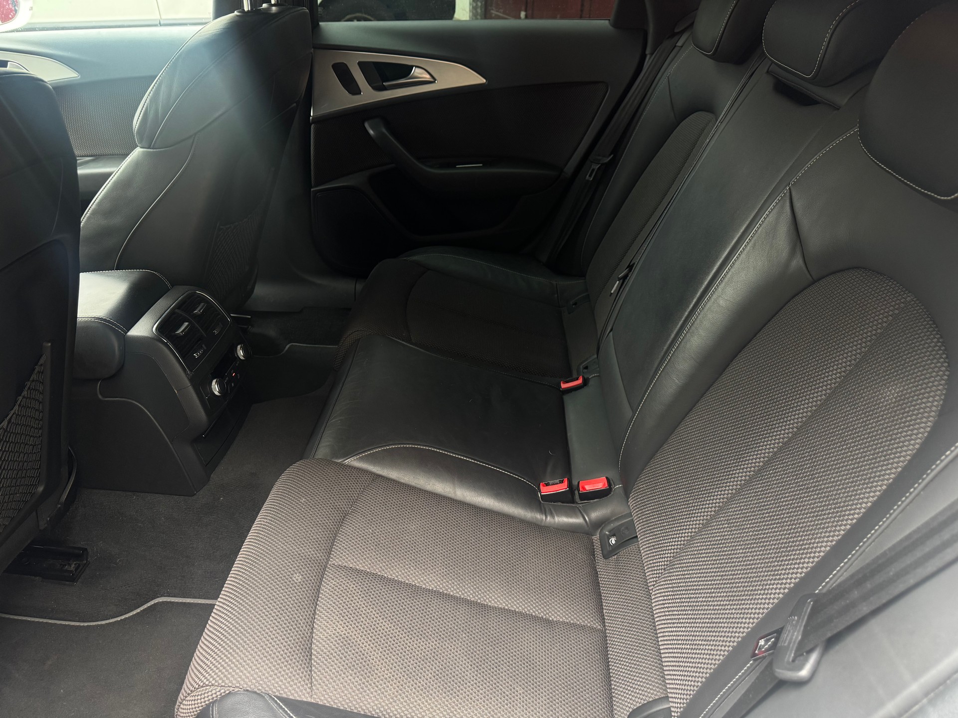 AUDI A6 Avant 2.0 TDI S-tronic S-Line-image-11