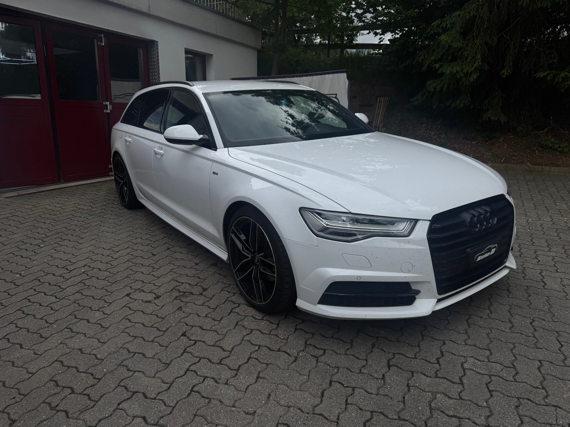 AUDI A6 Avant 2.0 TDI S-tronic S-Line-image-2