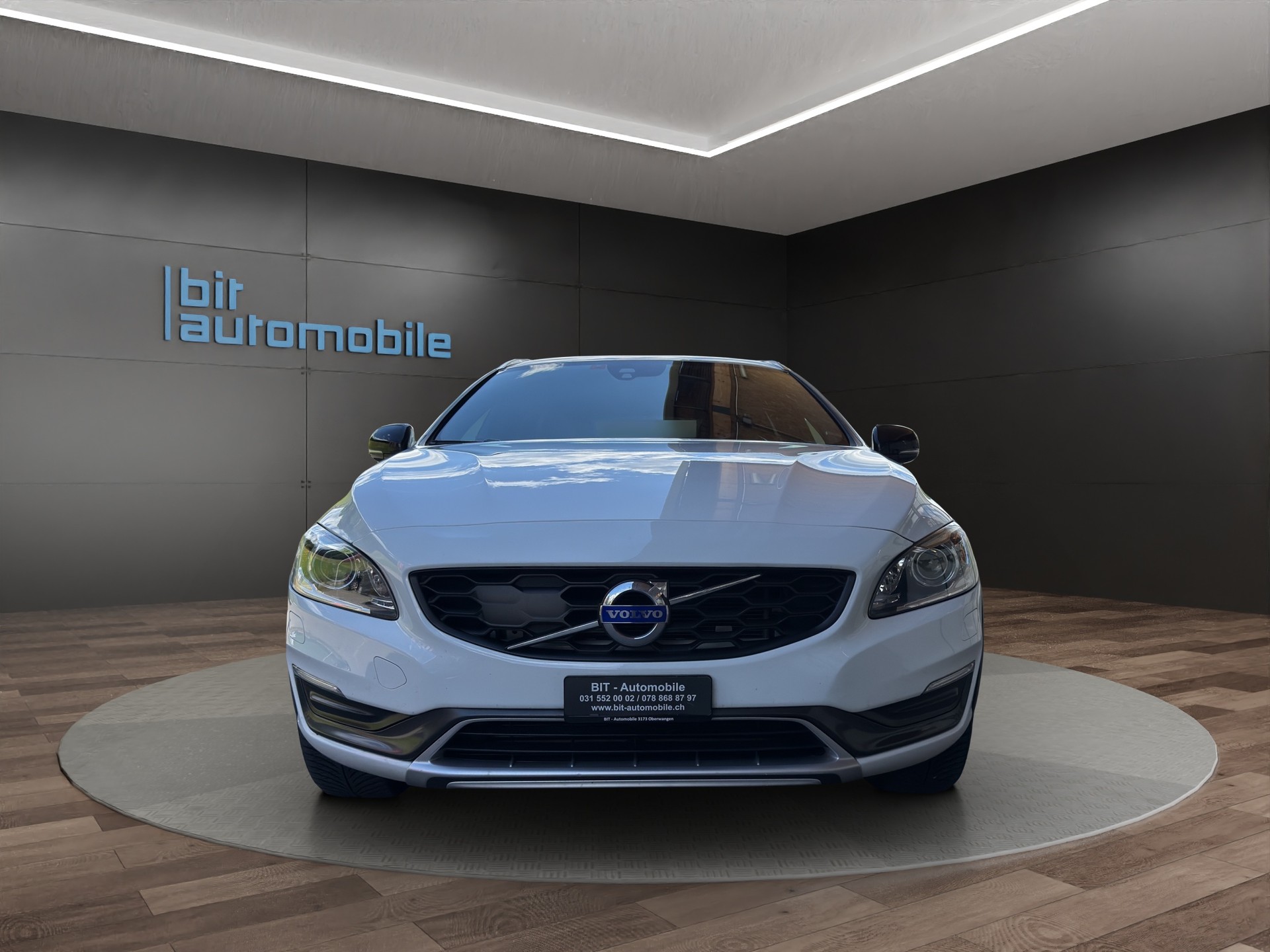 VOLVO V60 Cross Country D4 Summum Geartronic-image-1
