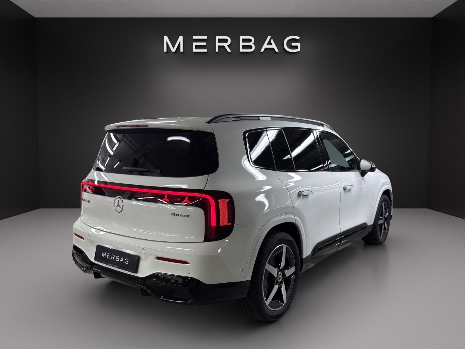 MERCEDES-BENZ GLB 220 4Matic 8G-Tronic-image-4