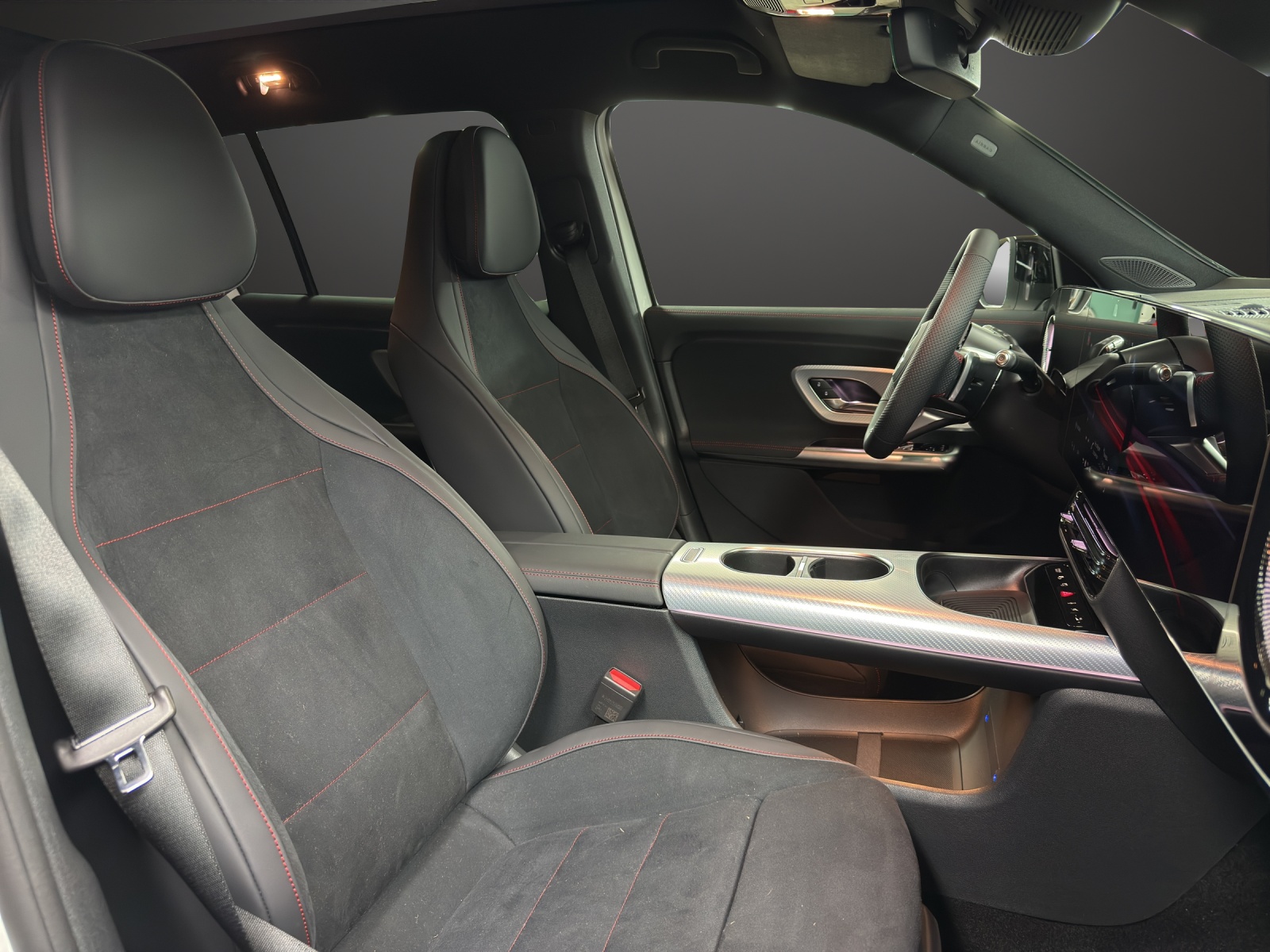 MERCEDES-BENZ GLB 220 4Matic 8G-Tronic-image-11
