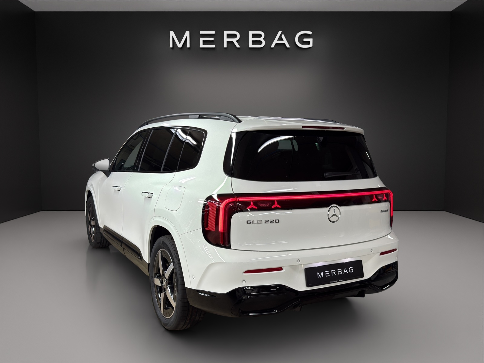 MERCEDES-BENZ GLB 220 4Matic 8G-Tronic-image-2