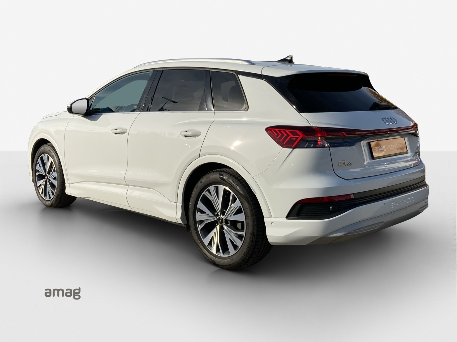 AUDI Q4 e-tron 45 quattro-image-2