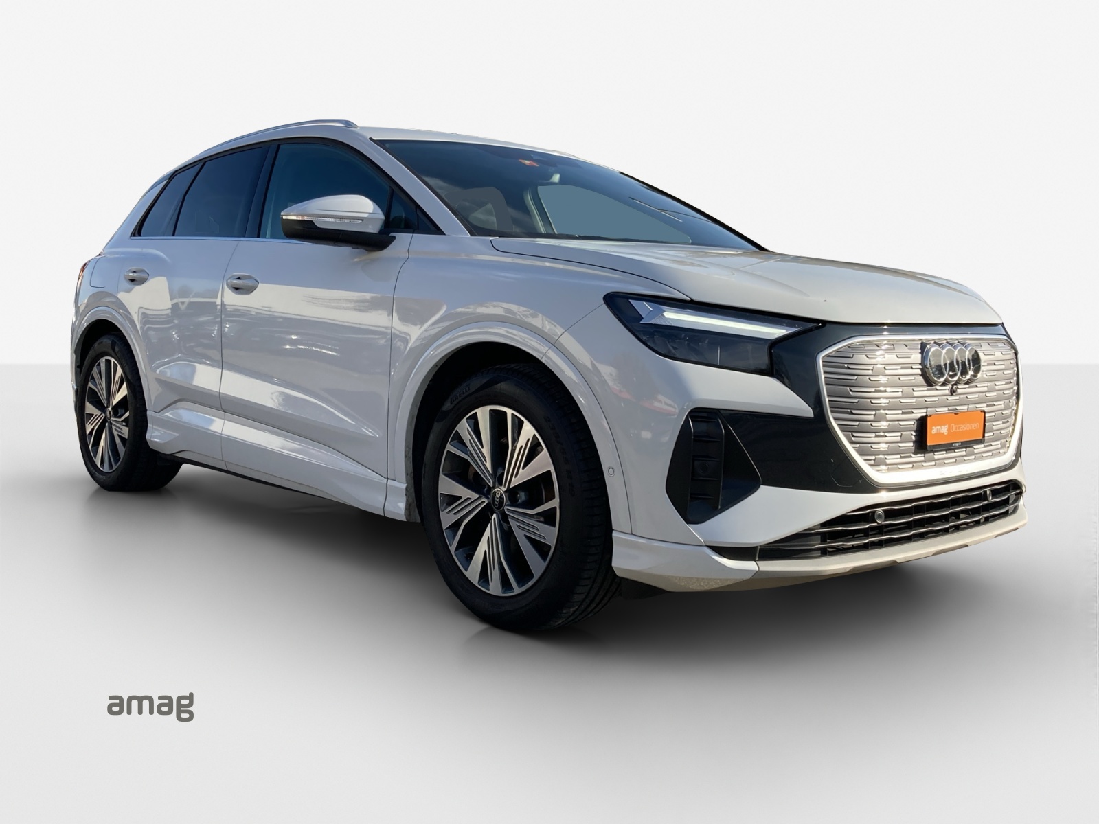 AUDI Q4 e-tron 45 quattro-image-6