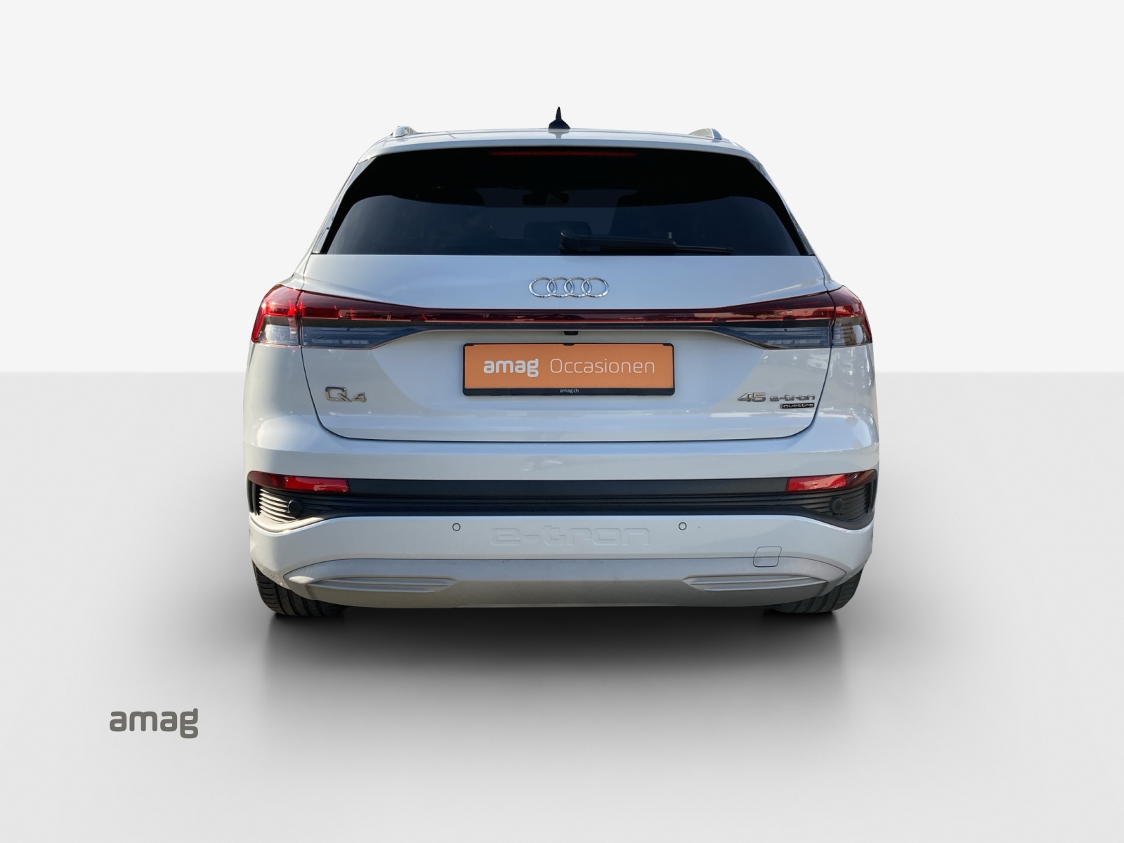 AUDI Q4 e-tron 45 quattro-image-4