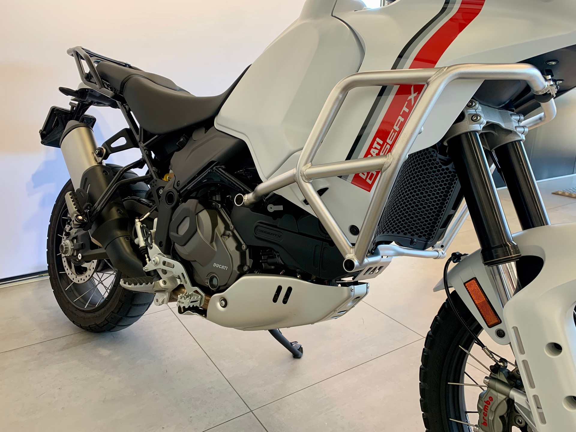 DUCATI Desert X-image-5