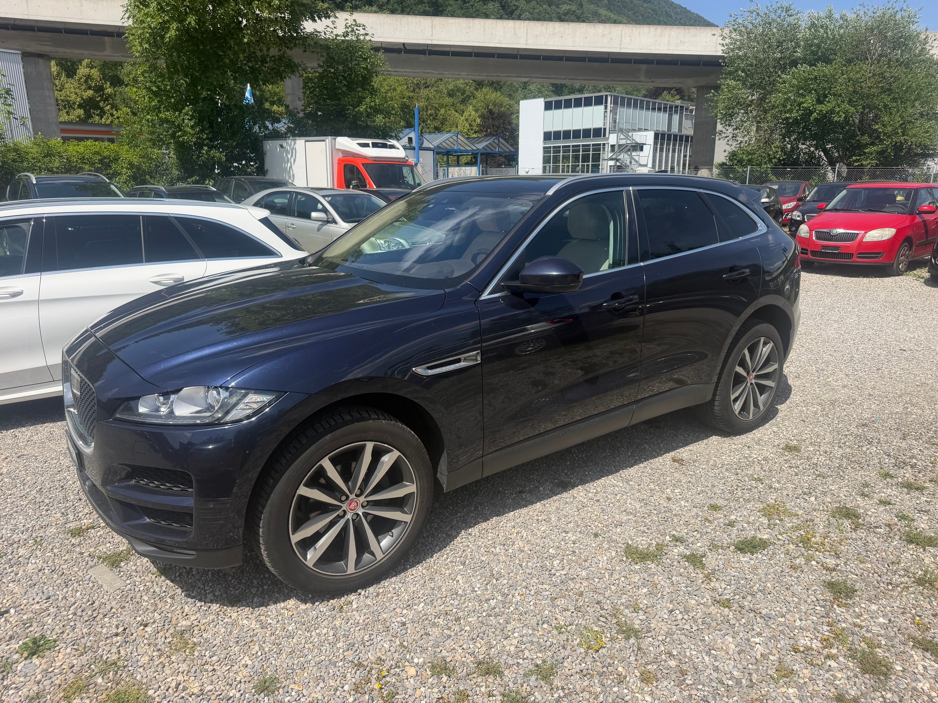 JAGUAR F-Pace 25d Prestige AWD Automatik-image-1
