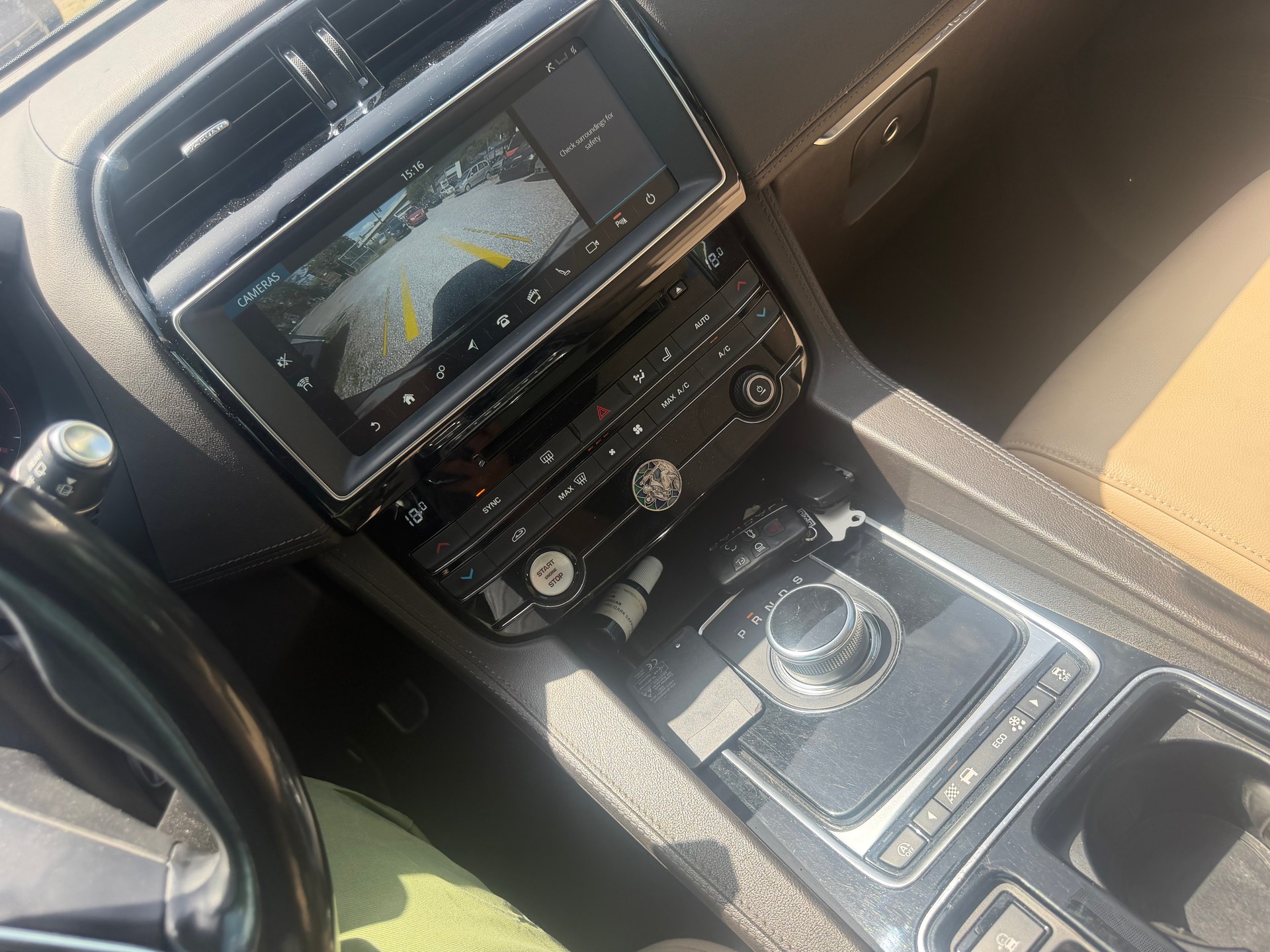 JAGUAR F-Pace 25d Prestige AWD Automatik-image-7