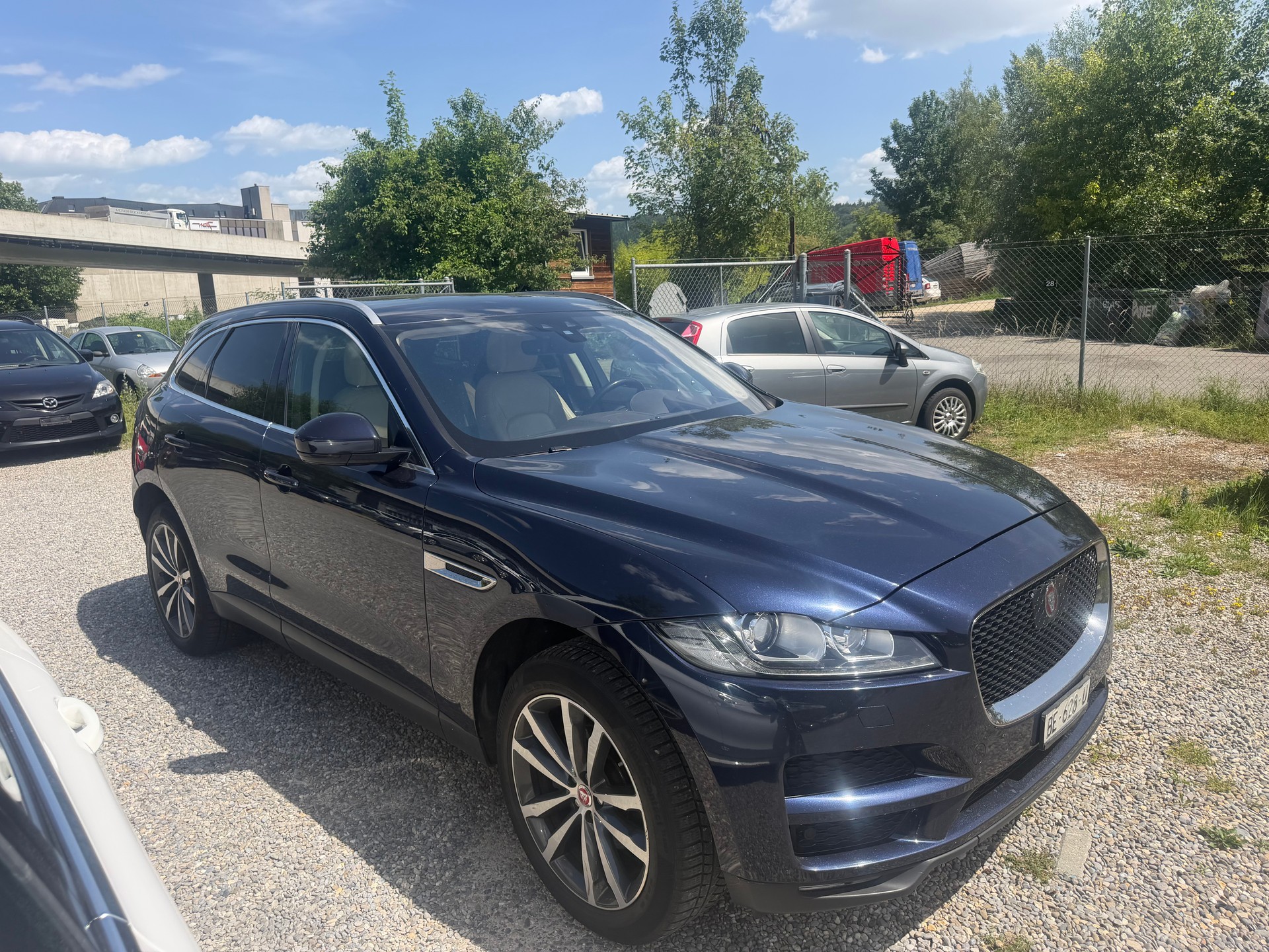 JAGUAR F-Pace 25d Prestige AWD Automatik-image-2