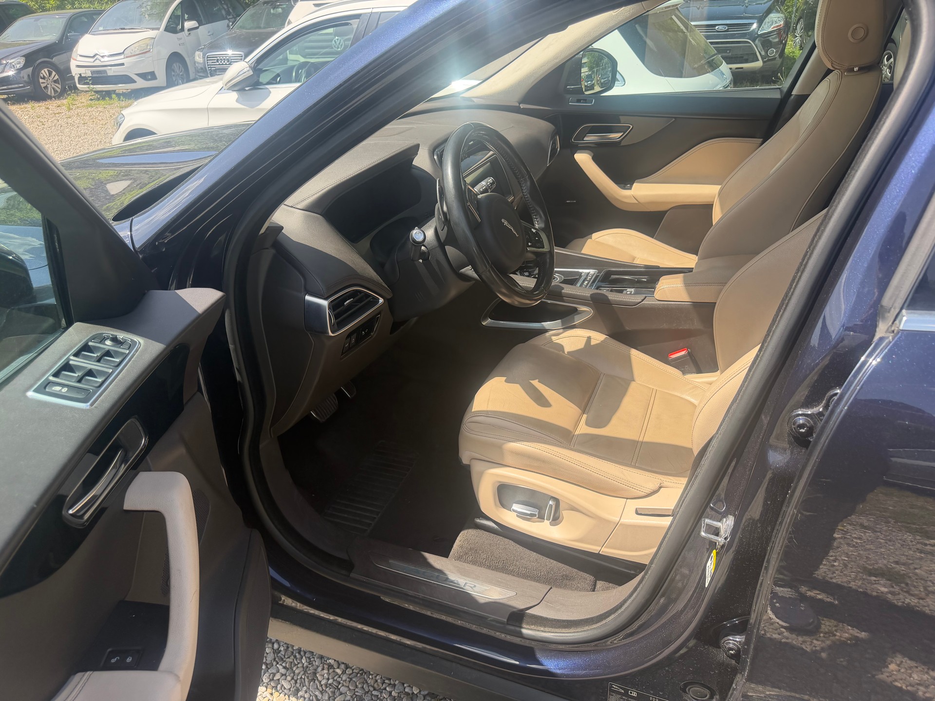 JAGUAR F-Pace 25d Prestige AWD Automatik-image-5