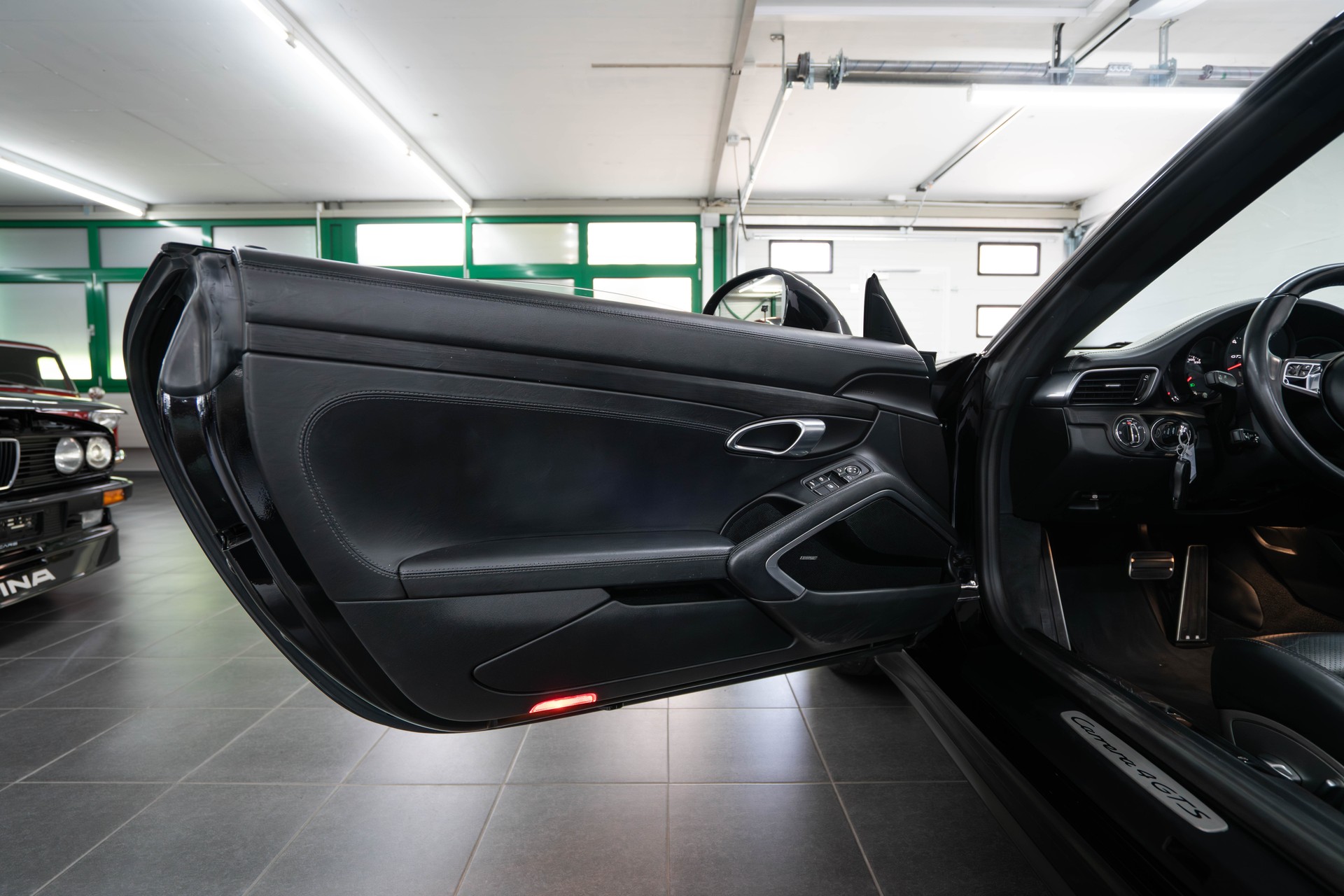 PORSCHE 911 Carrera 4 GTS Cabrio PDK-image-19