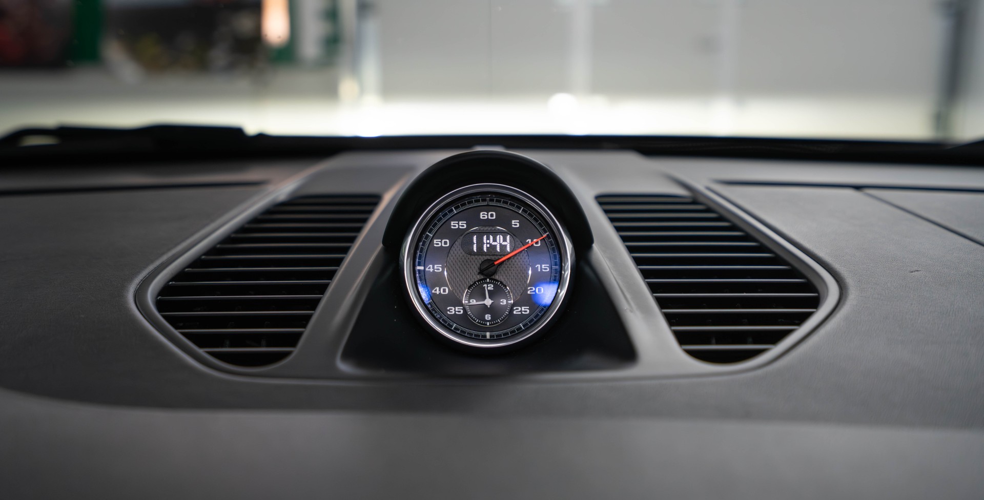 PORSCHE 911 Carrera 4 GTS Cabrio PDK-image-21