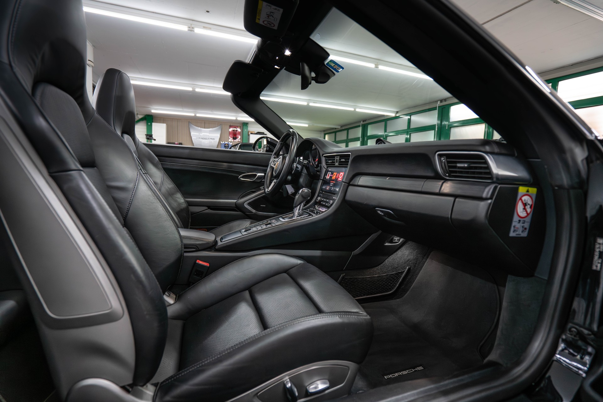 PORSCHE 911 Carrera 4 GTS Cabrio PDK-image-13