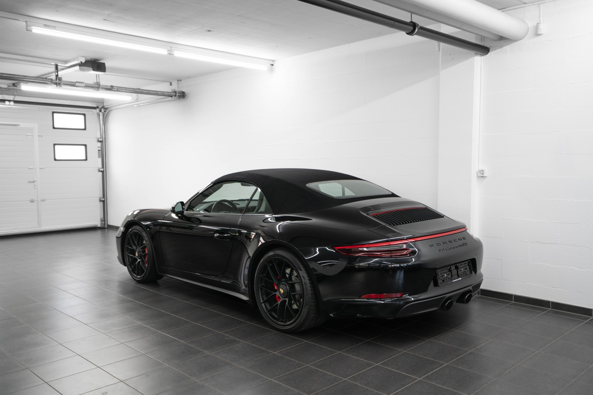 PORSCHE 911 Carrera 4 GTS Cabrio PDK-image-8