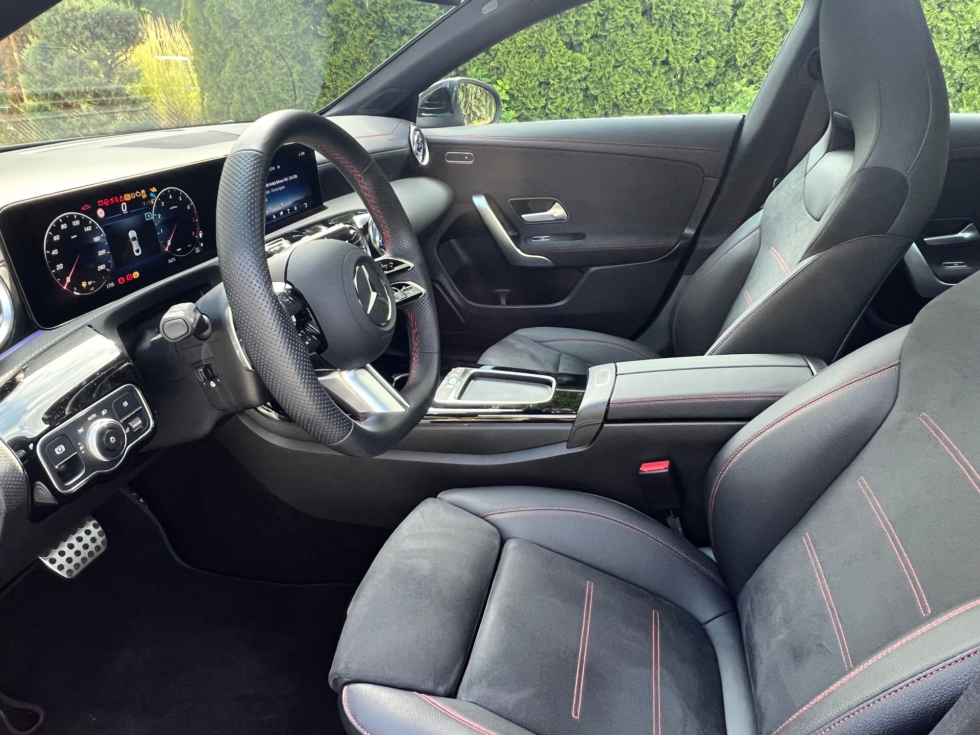 MERCEDES-BENZ CLA 250 4Matic 8G-DCT-image-11
