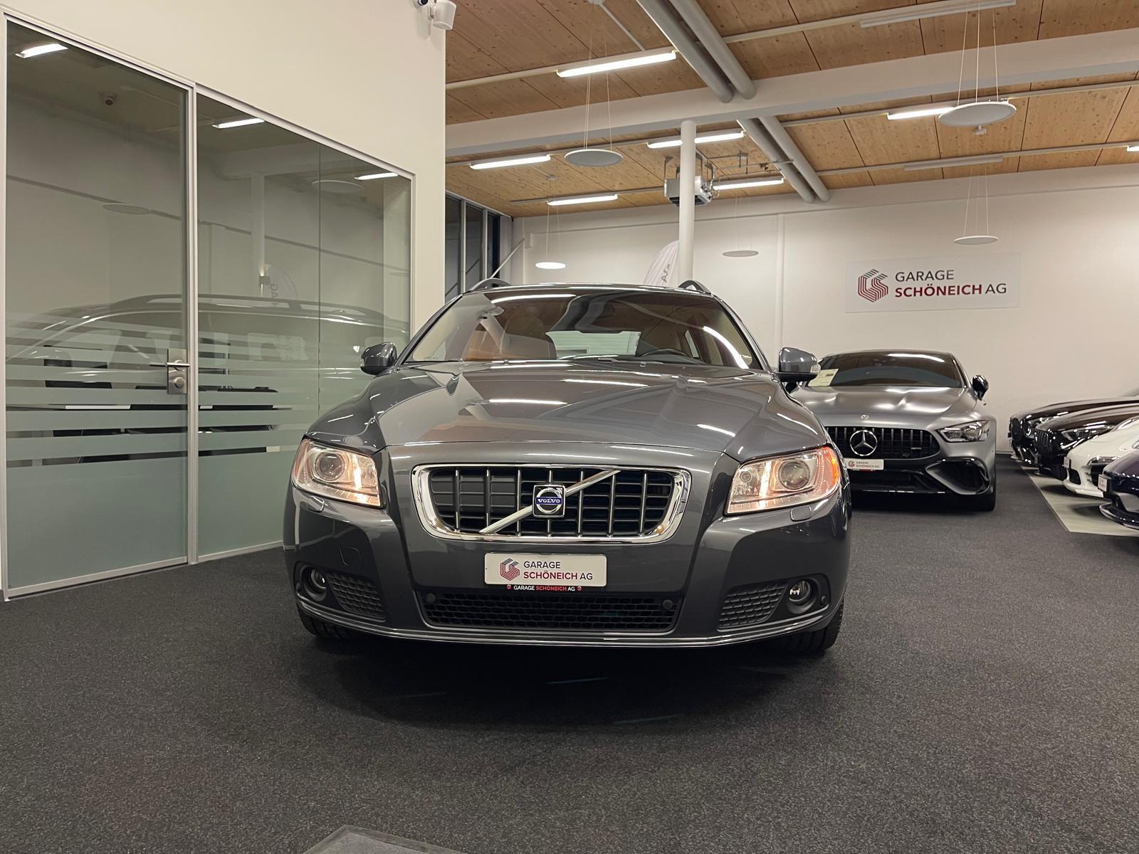 VOLVO V70 3.2 Summum-image-1