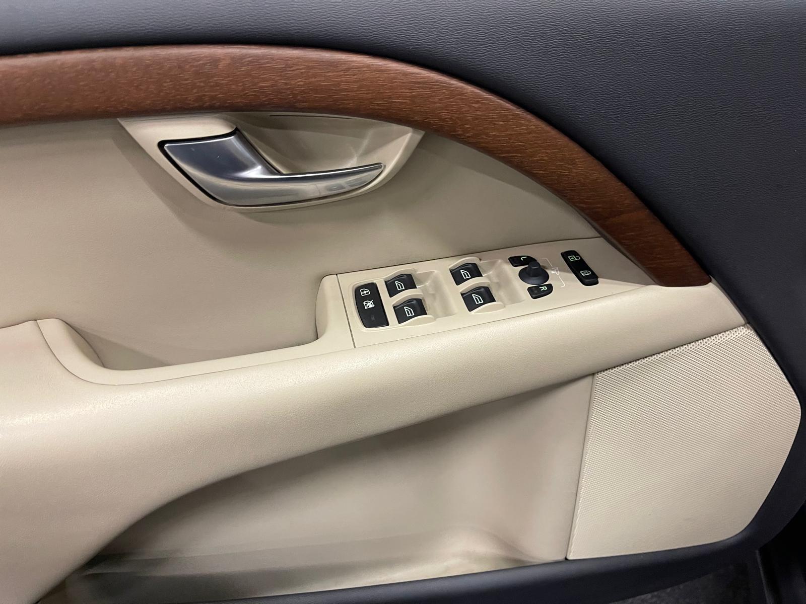 VOLVO V70 3.2 Summum-image-15