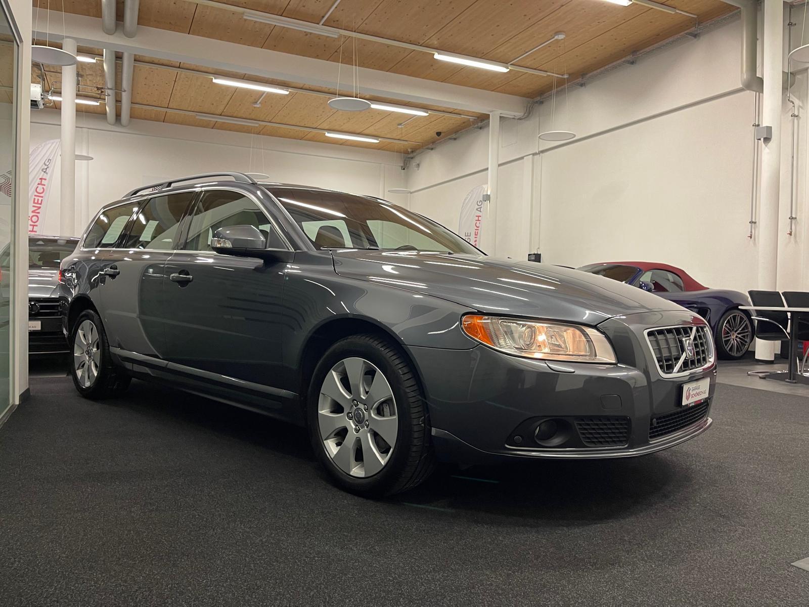 VOLVO V70 3.2 Summum-image-2
