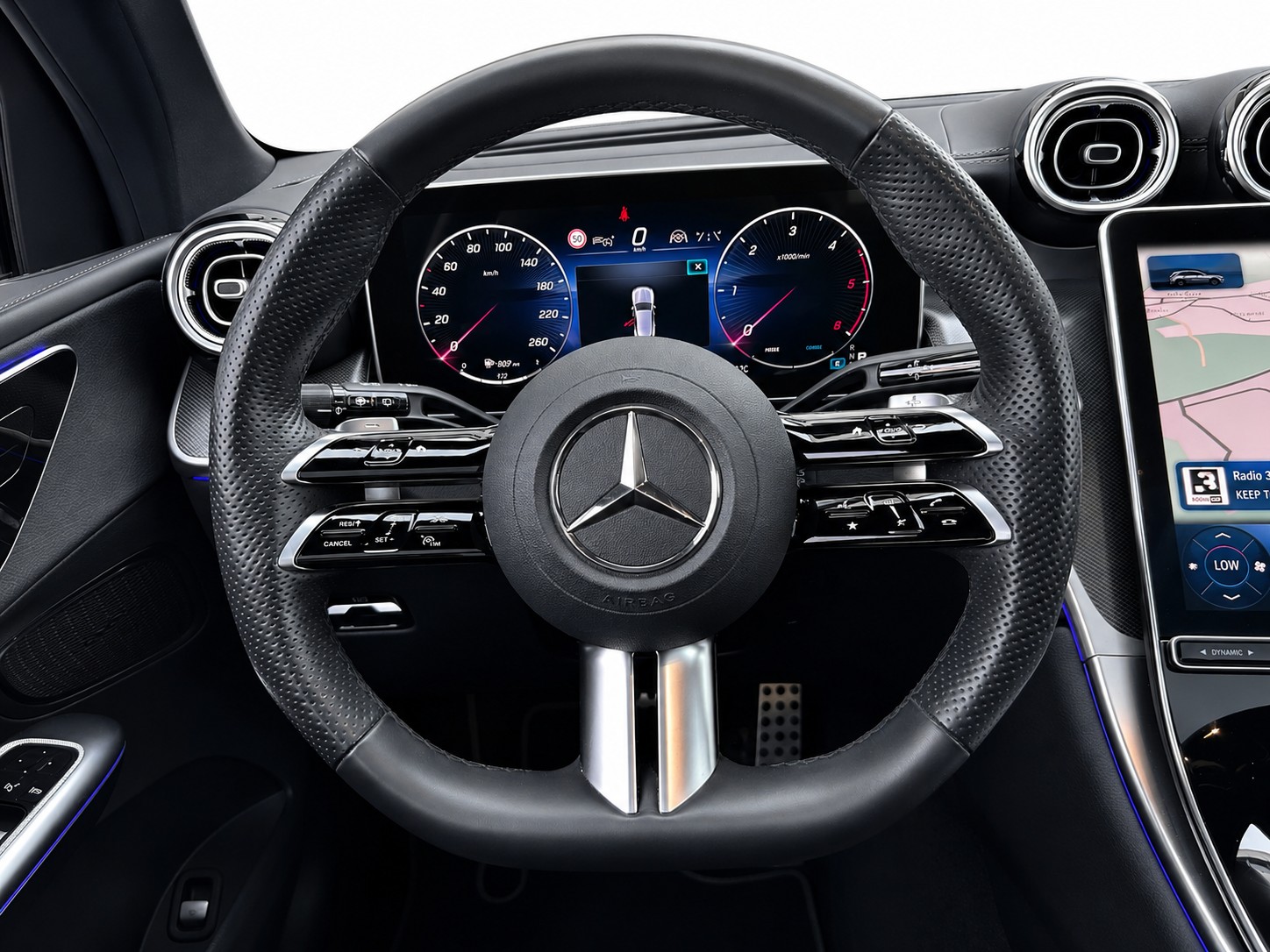 MERCEDES-BENZ GLC 220 d AMG Line 4matic CH FAHRZEUG-image-13