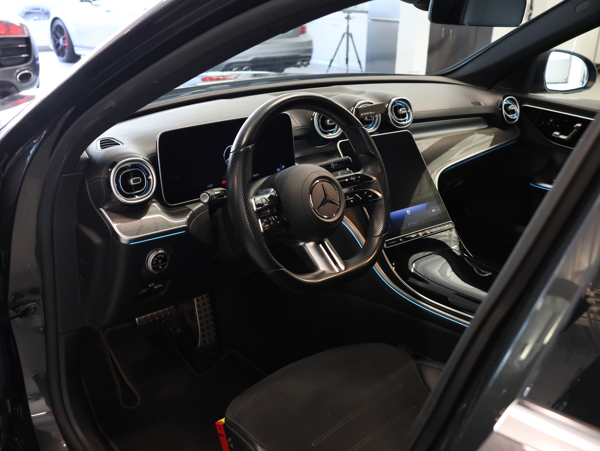 MERCEDES-BENZ C 180 AMG Line *Rückfahrkamera* *Sitzheizung*-image-11