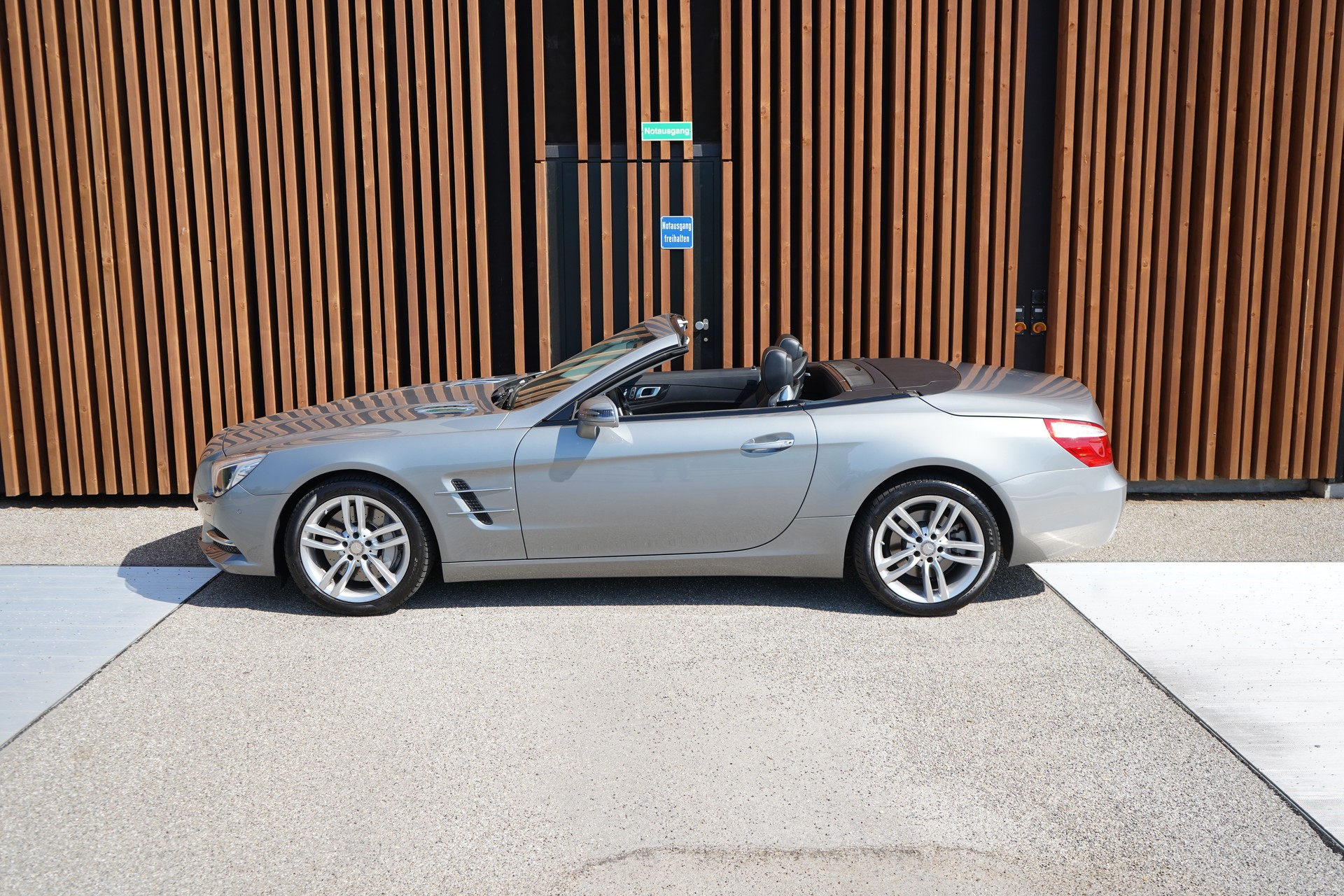 MERCEDES-BENZ SL 400 7G-TRONIC l 333 PS-image-3
