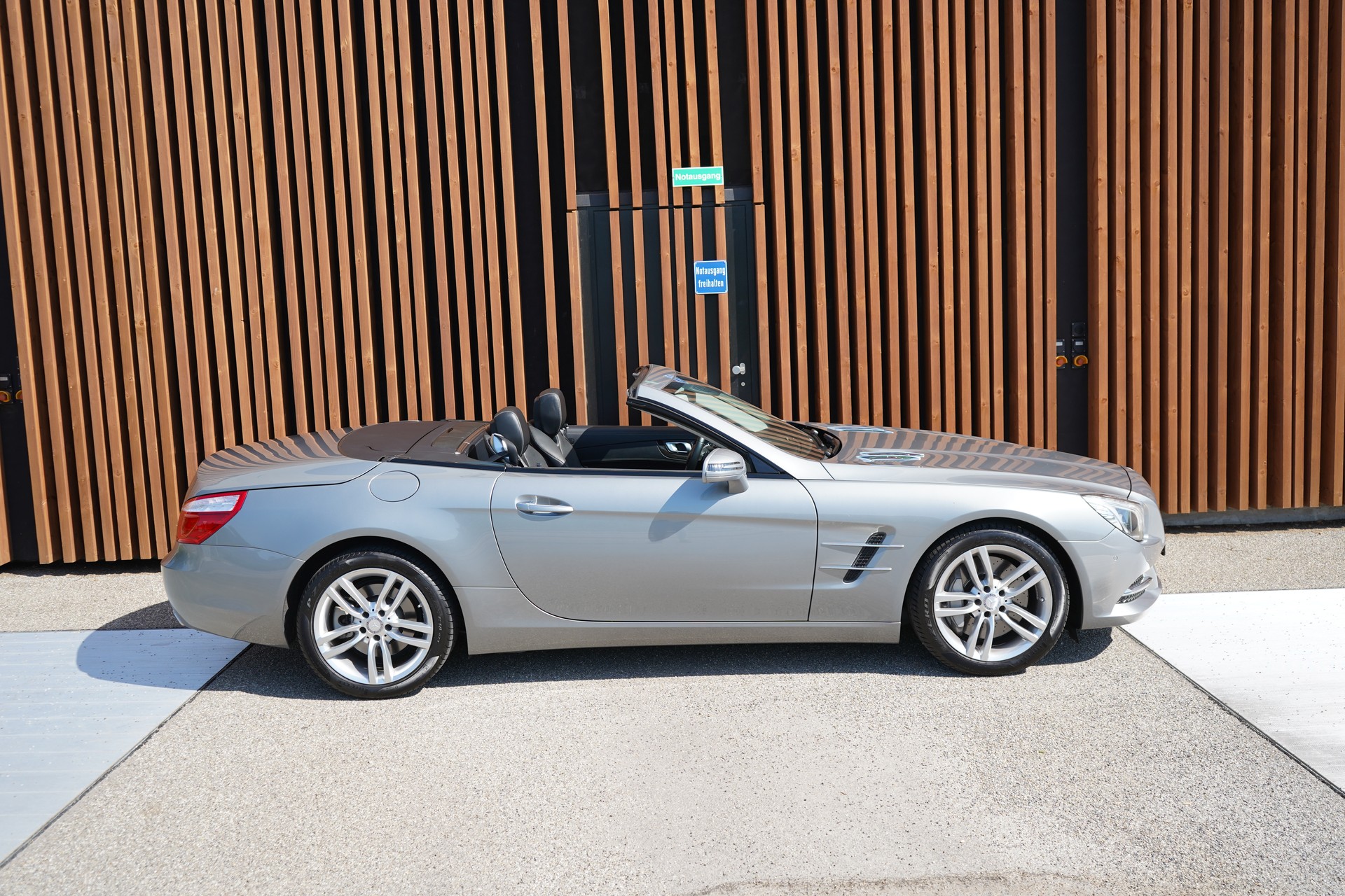 MERCEDES-BENZ SL 400 7G-TRONIC l 333 PS-image-2