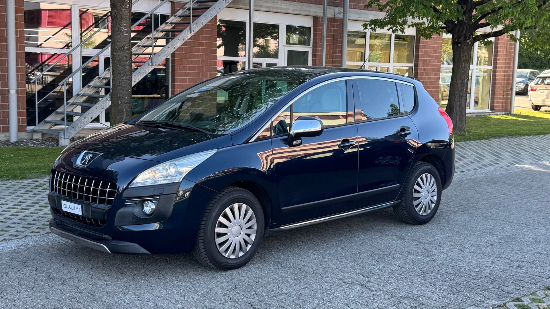 PEUGEOT 3008 1.6 HDI Sport Pack EGS6-image-1