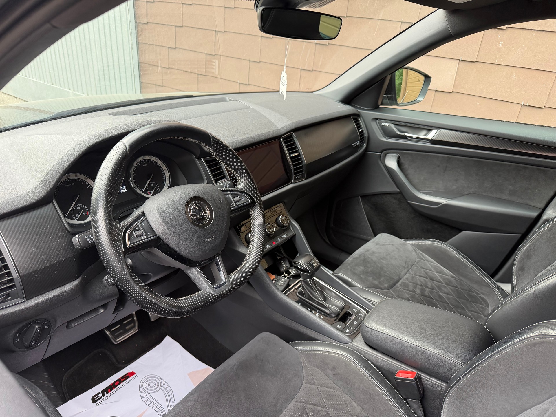 SKODA Kodiaq 2.0 TDI CR Sport Line 4x4 DSG * 7 Plätzer*-image-9