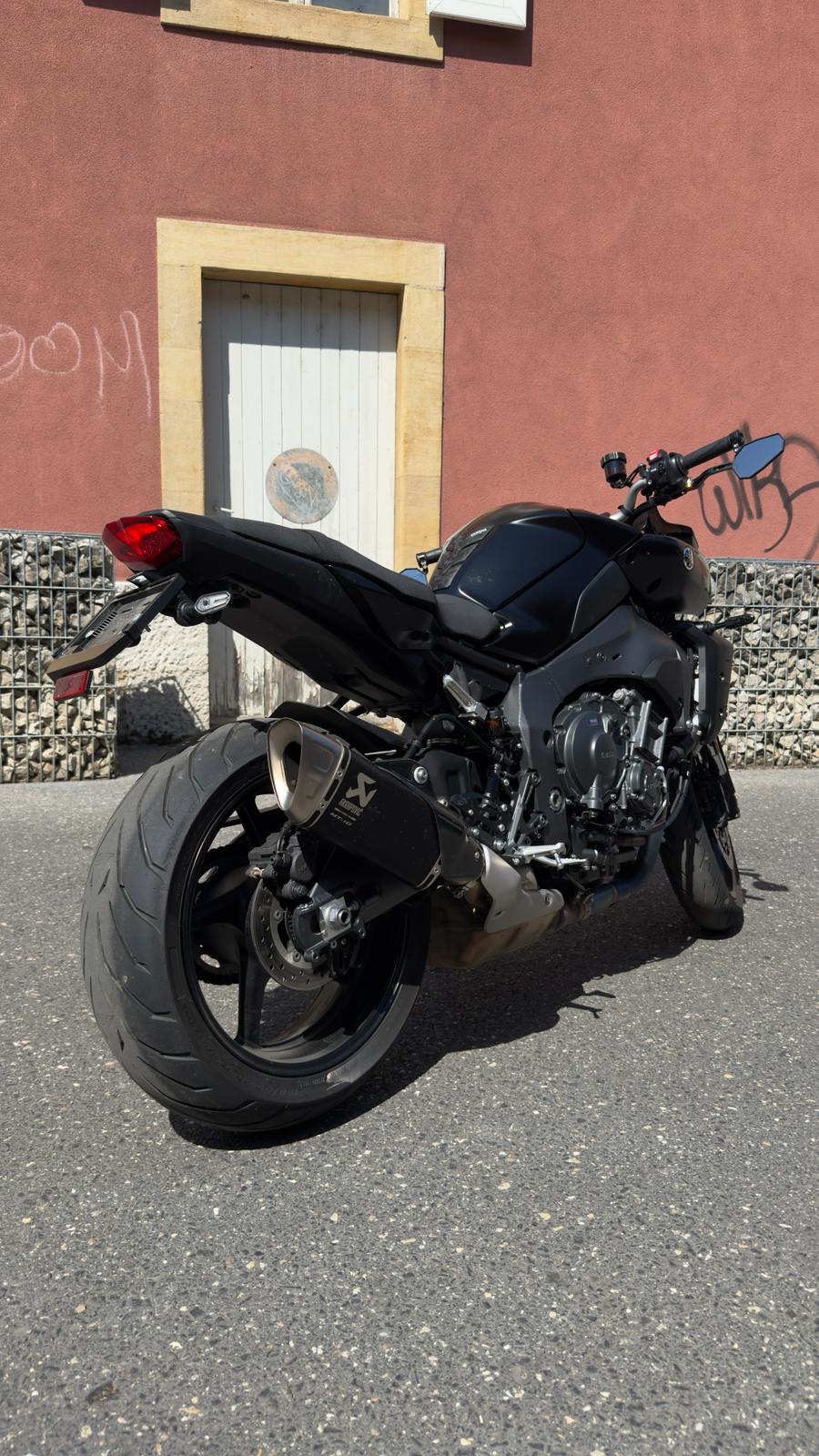 YAMAHA MT-10 ABS-showroom-element-3