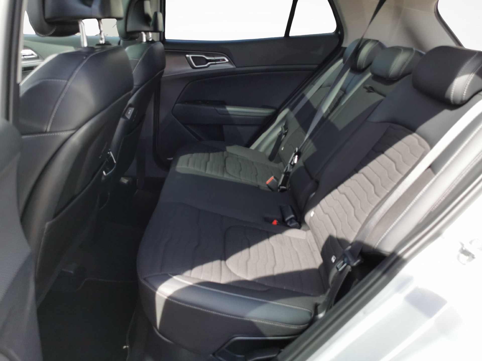 KIA Sportage 1.6 T-GDi Hybrid Style-image-7