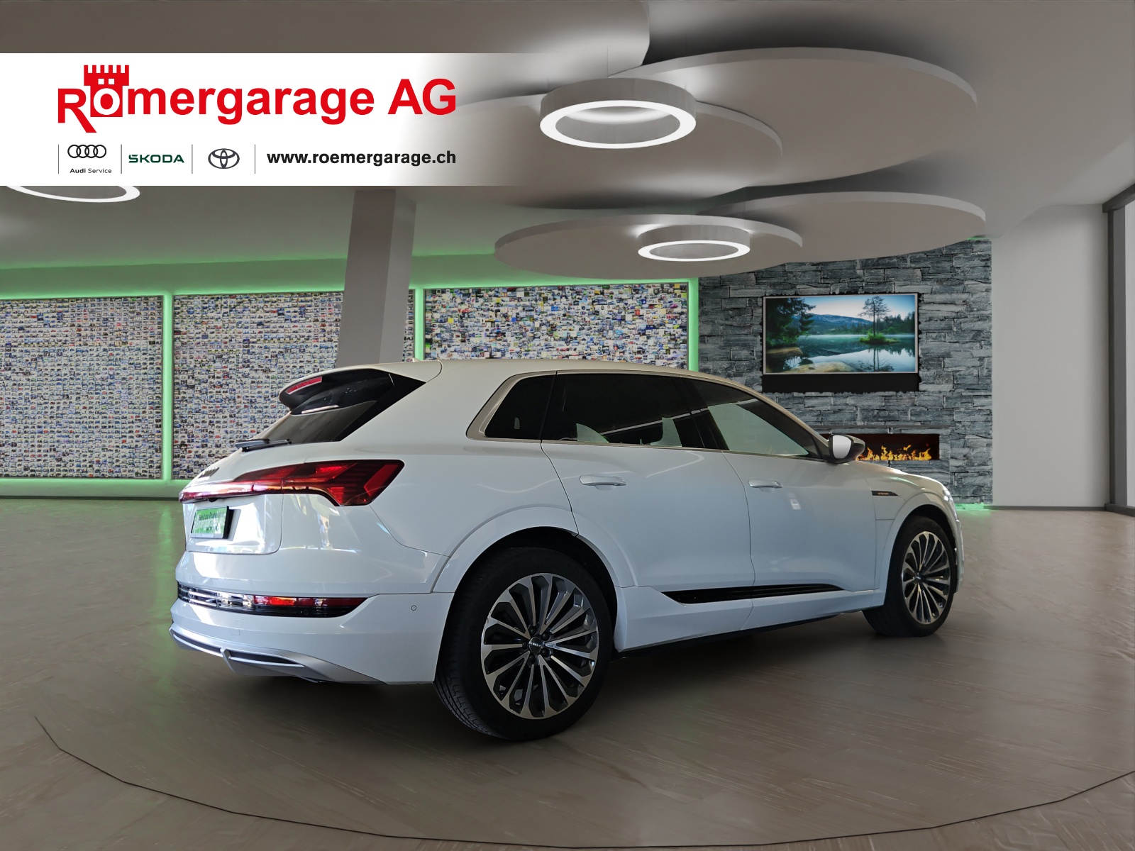 AUDI e-tron 55 S Line quattro-image-2