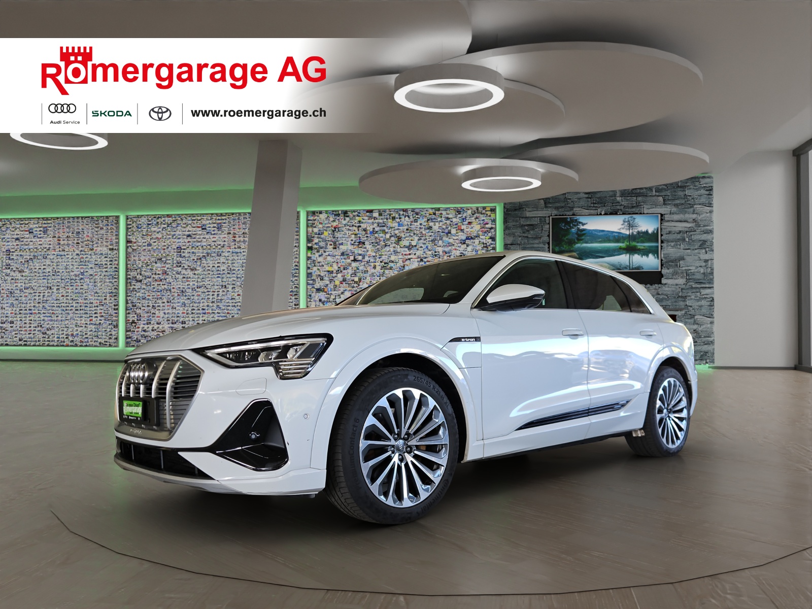 AUDI e-tron 55 S Line quattro-image-0