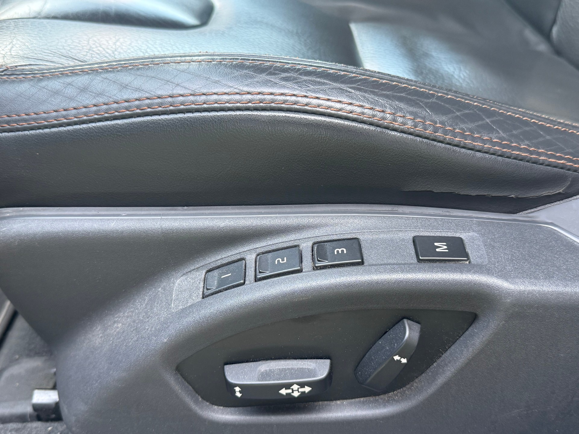 VOLVO XC60 D5 AWD Summum Geartronic-image-9